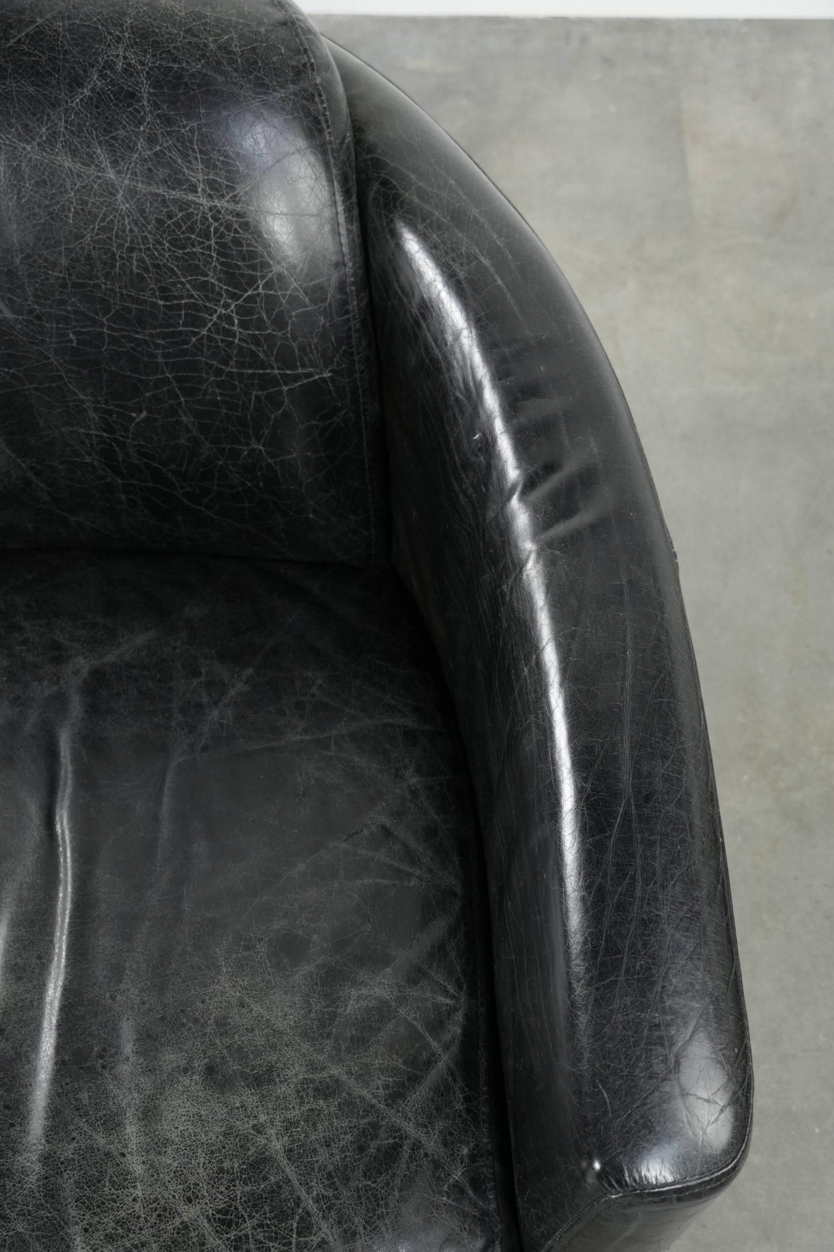 Amazing and unique cowhide aviator design bench, 2-seater