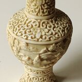Chinese Baluster Vase. In beige cinnabar lacquer. Dimensions: 17 x 9 cm