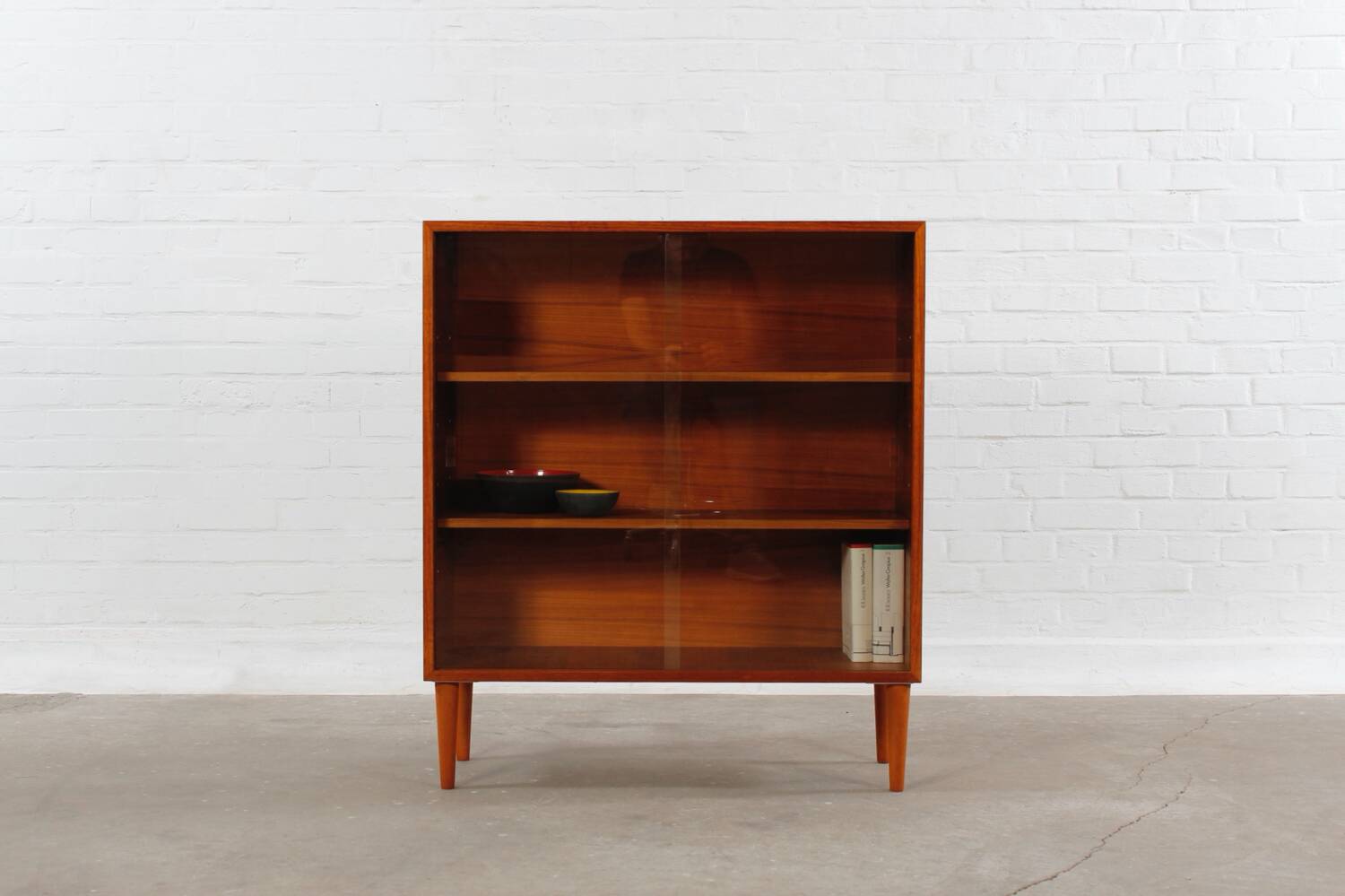 Vitrine vintage en teck, design du milieu du siècle, années 60-70
