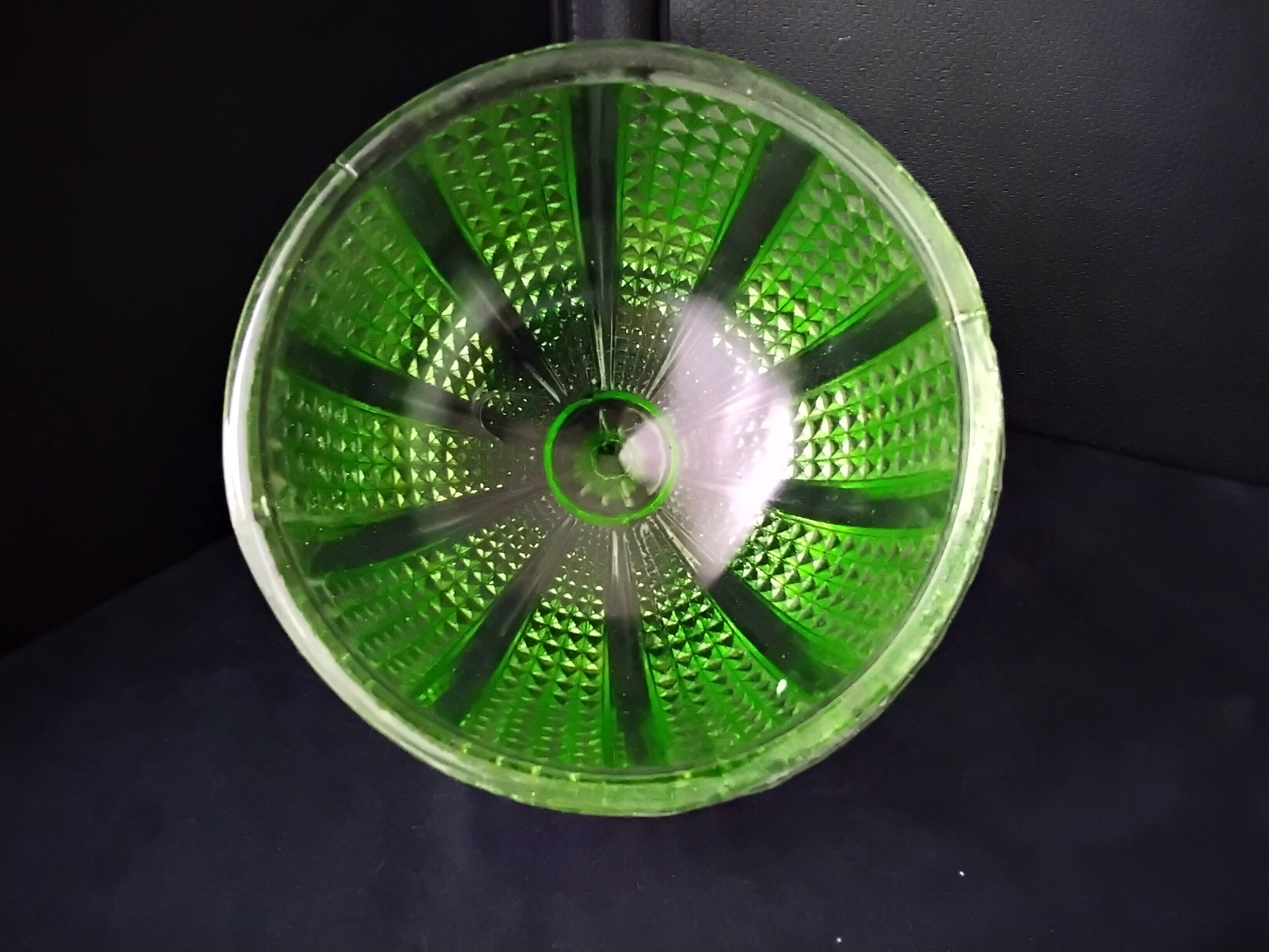 Cheese bell and its molded pressed glass tray