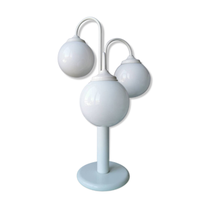 lampe de table en métal
