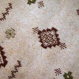 Vintage Moroccan carpet Berber rug style 2.3' x 4.7' (71cm x 145cm) 1970s, 1C758