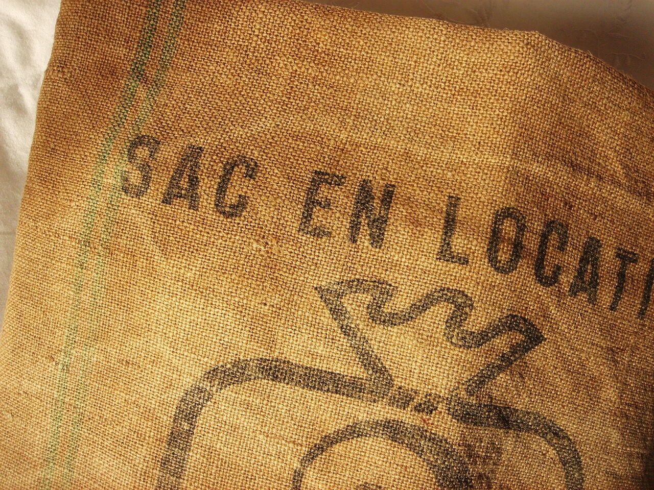 Cushion canvas of Jute black letters "Bag for rent" Deco Loft 35 x 50 cm