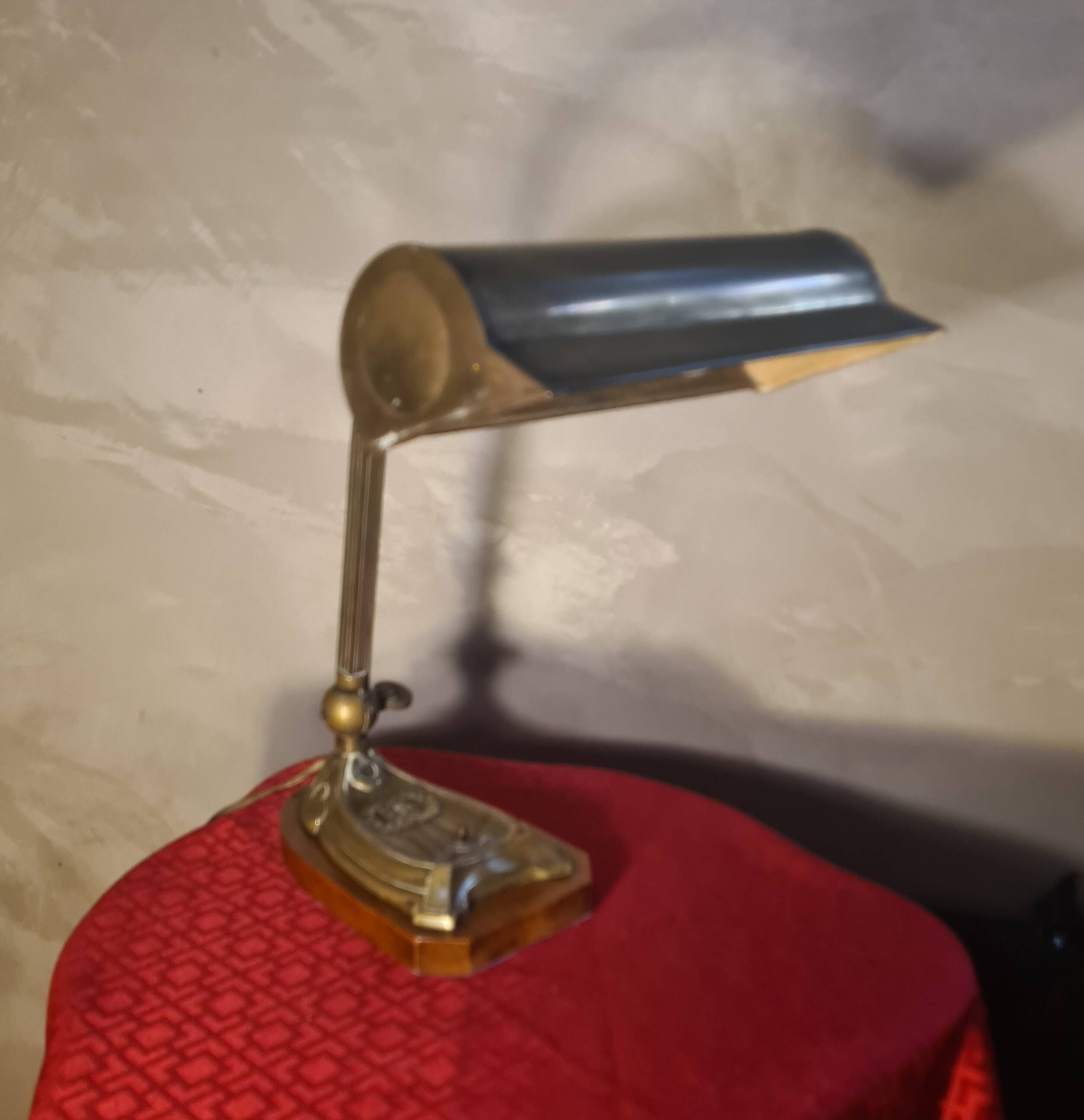 lampe de notaire  art deco, bureau, 1920 a 40 laiton et socle bois vernis h