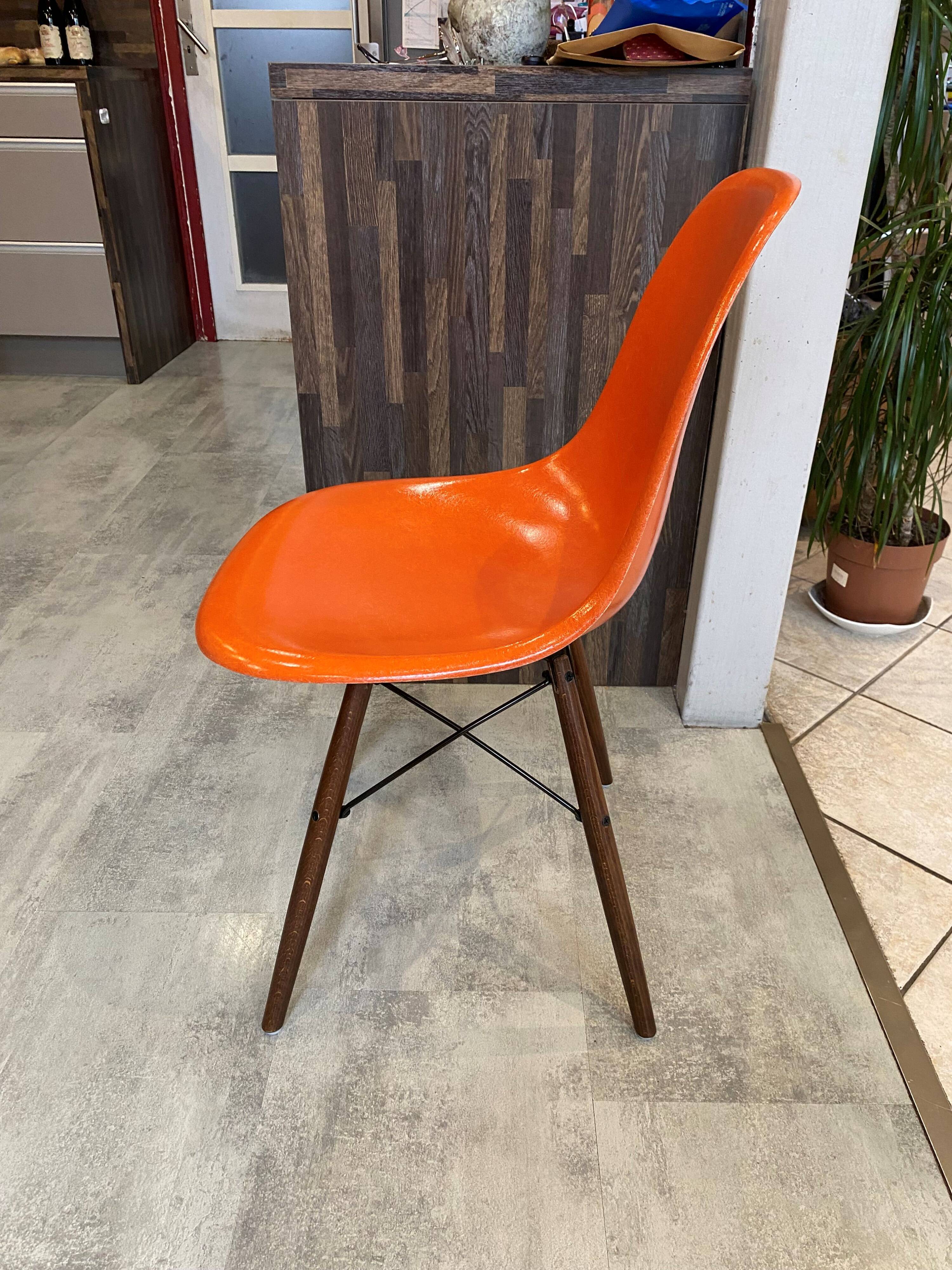 A dsw fiber red orange dowel walnut eames herman miller vintage 70 chair