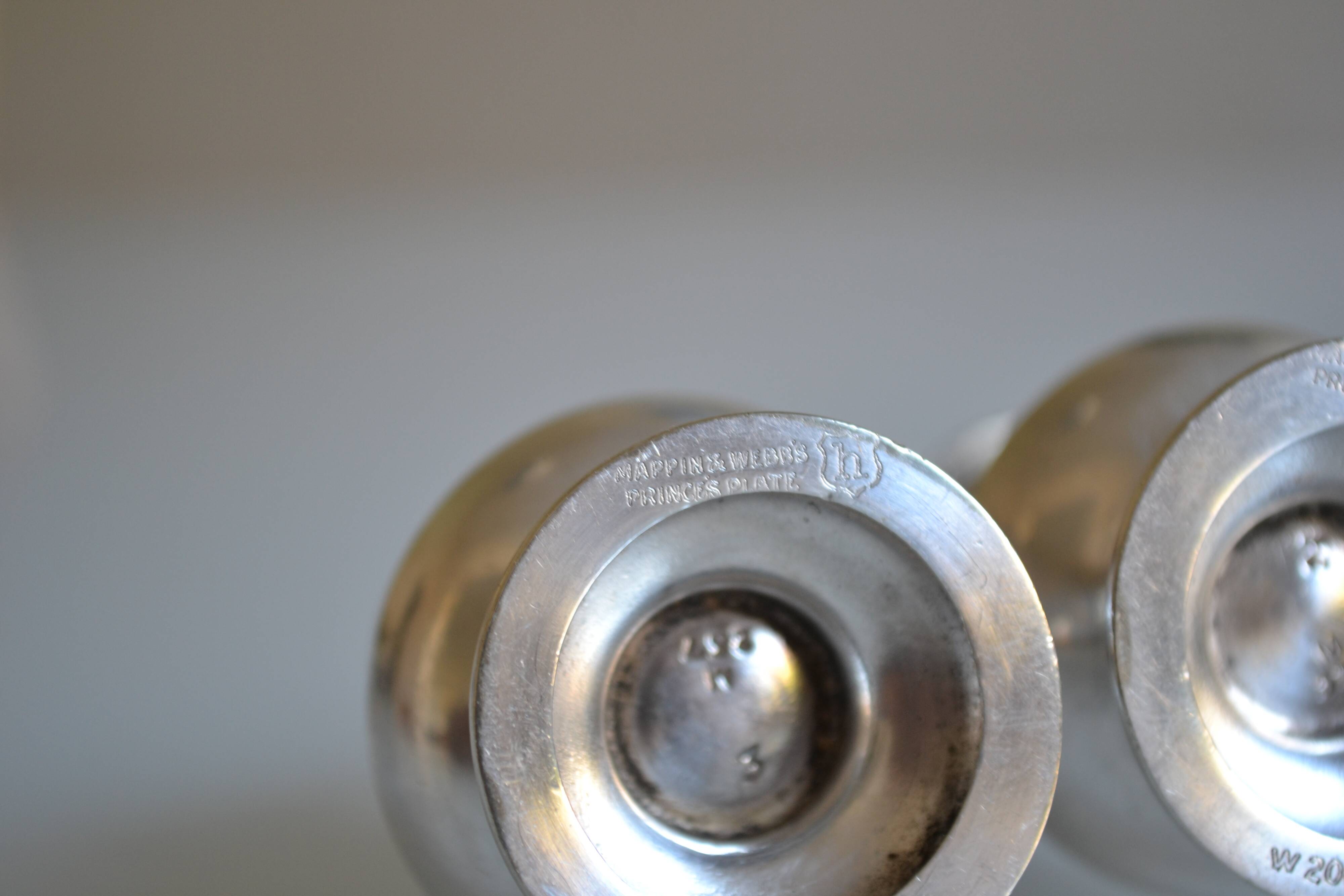 Salt and pepper shaker set, silver-plated metal, Mappin & Webb's Prince's Plate.