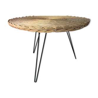 Wicker coffee table tripod base