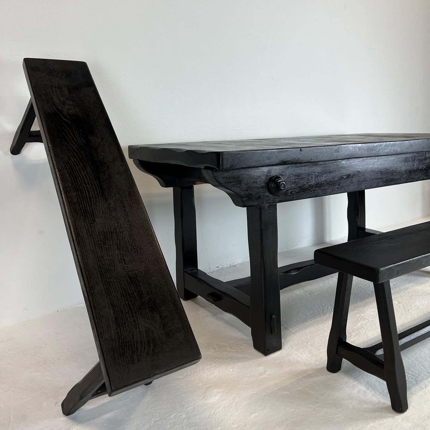 Brutalist elm table Wabi-sabi spirit and its 2 benches
