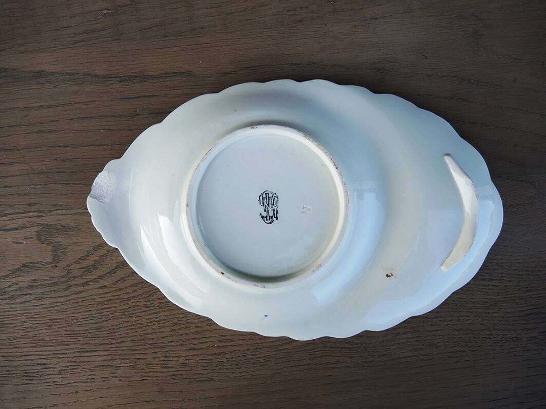 Antique ceramic saucer from Gien – Cornucopia