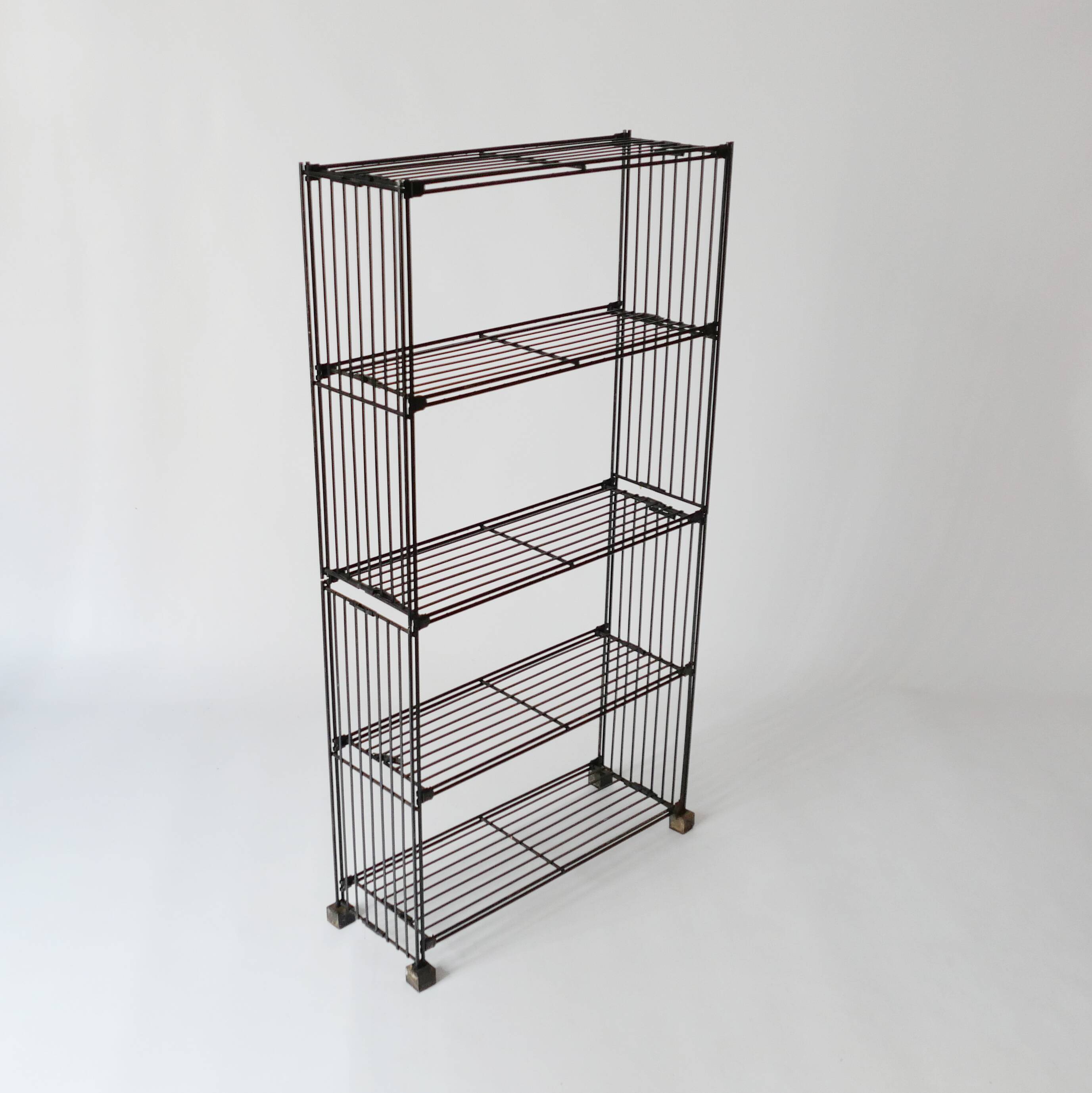 vintage metal bookshelf shelf design Multistrux by Multimueble