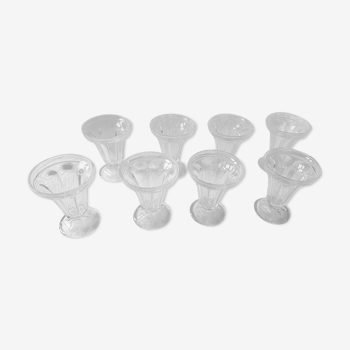 Lot of 8 old ice cups in bistro glass
