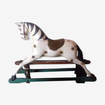 "Rocking-Horse" ancien en bois massif