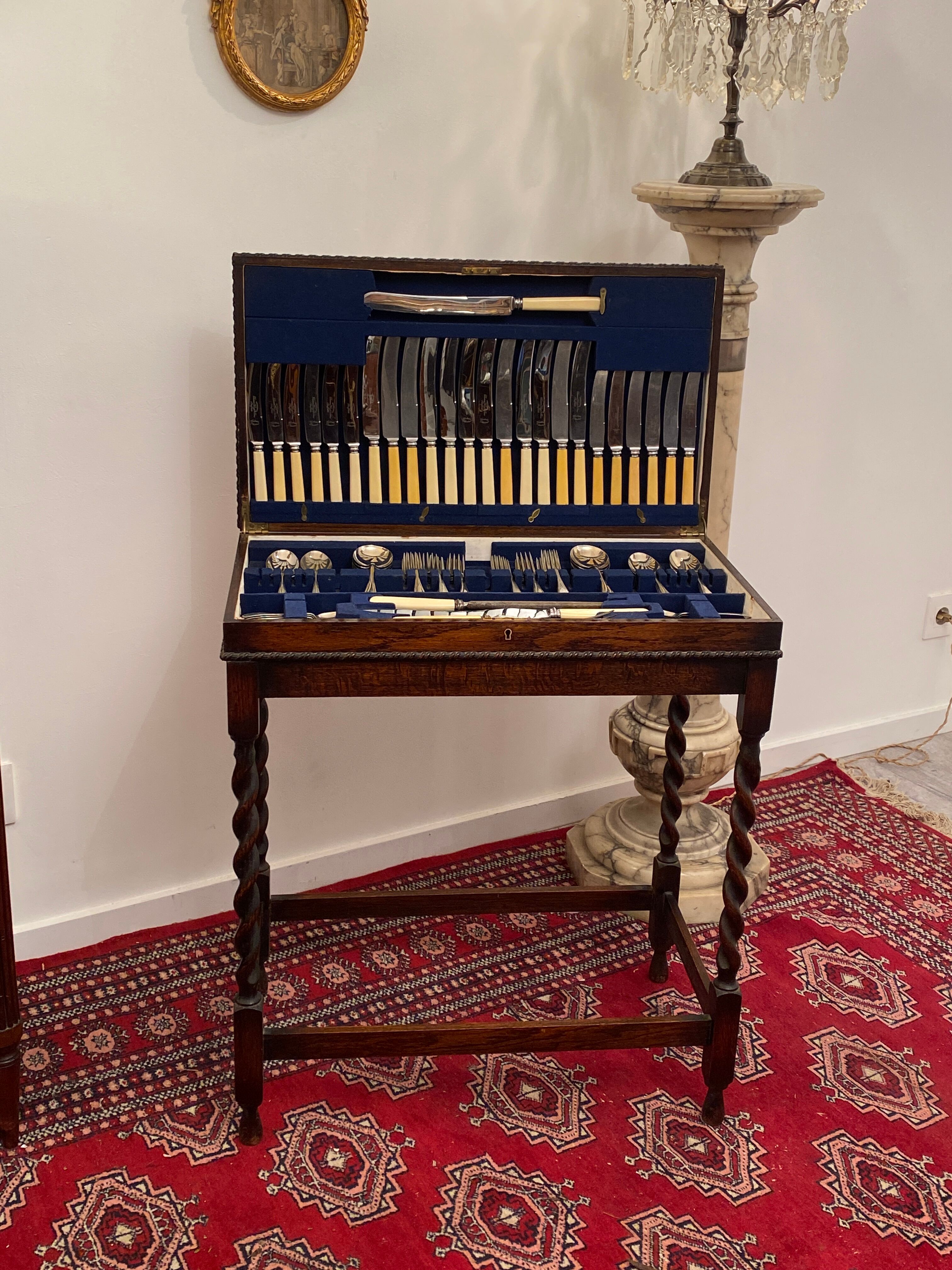 Silver furniture menagere 100 pieces Thomas Ward & Sons Sheffield late 19th