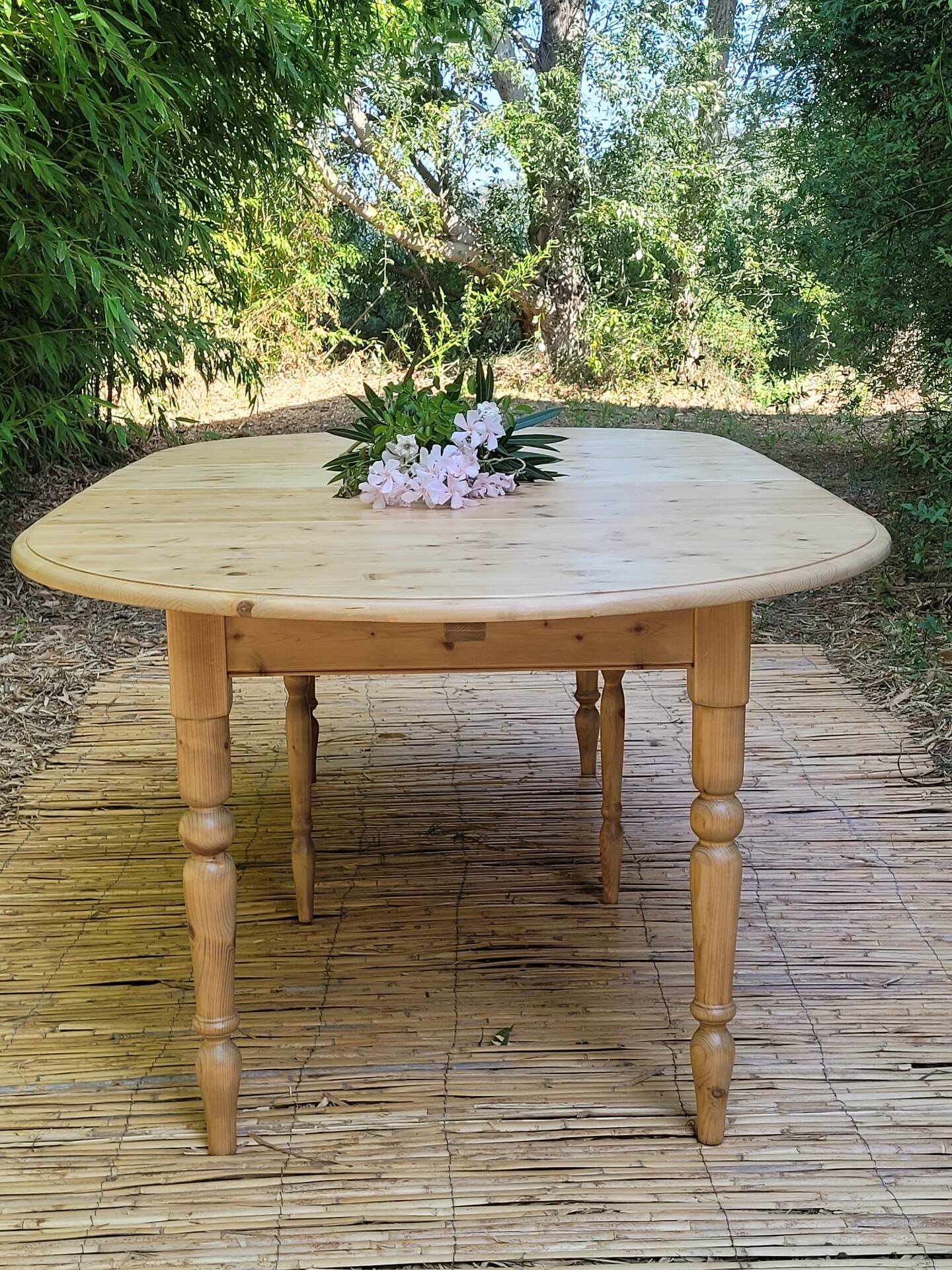 Table ronde rénovations avec 3 rallonges