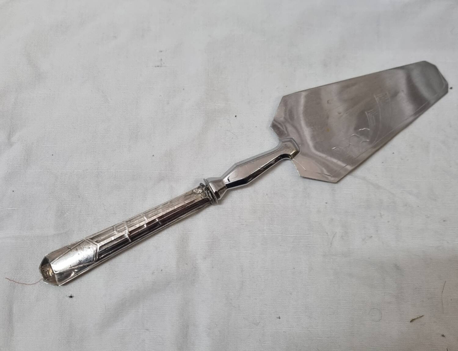 Pelle à tarte argent Minerve
