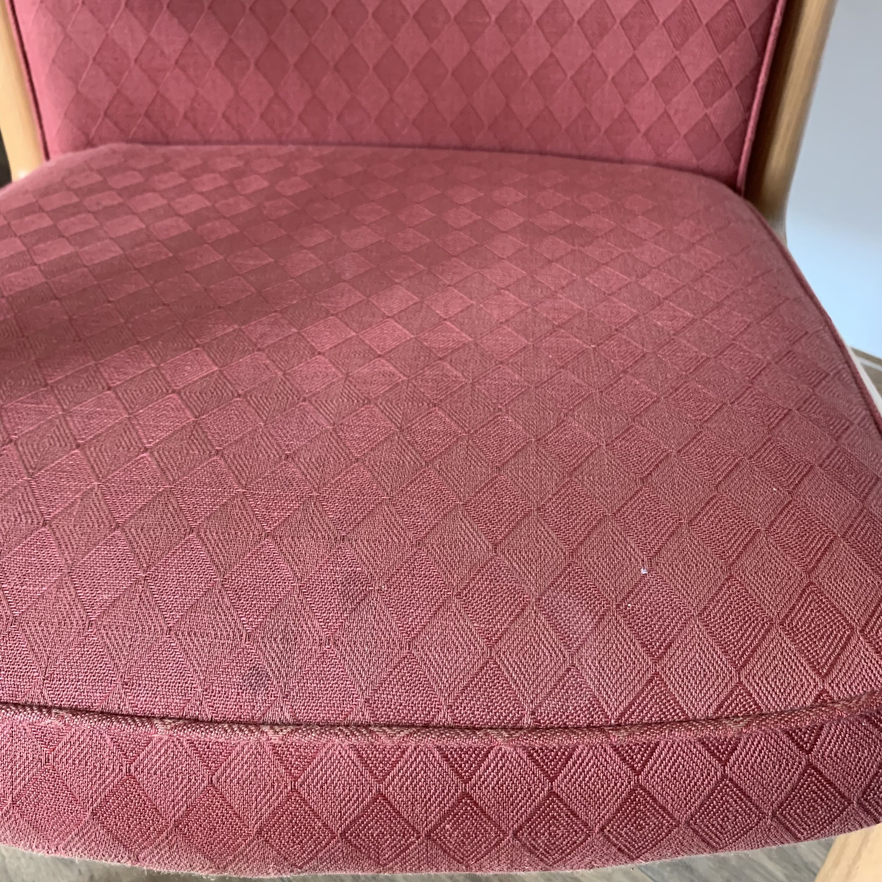 Powder pink armchair - light wood