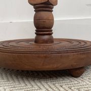 Brutalist floor lamp in turned wood, in the style of Charles Dudouyt.