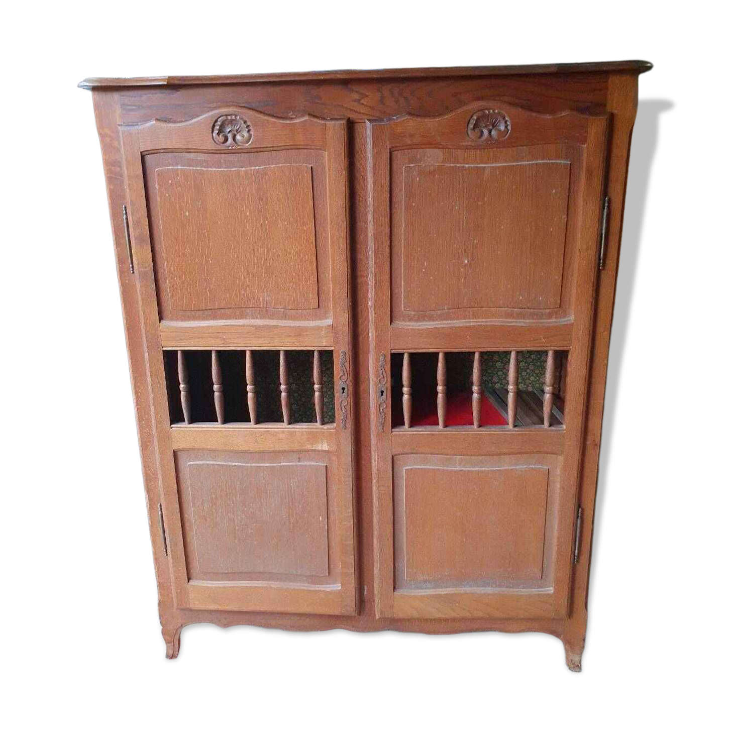 Small wardrobe - clothes rail