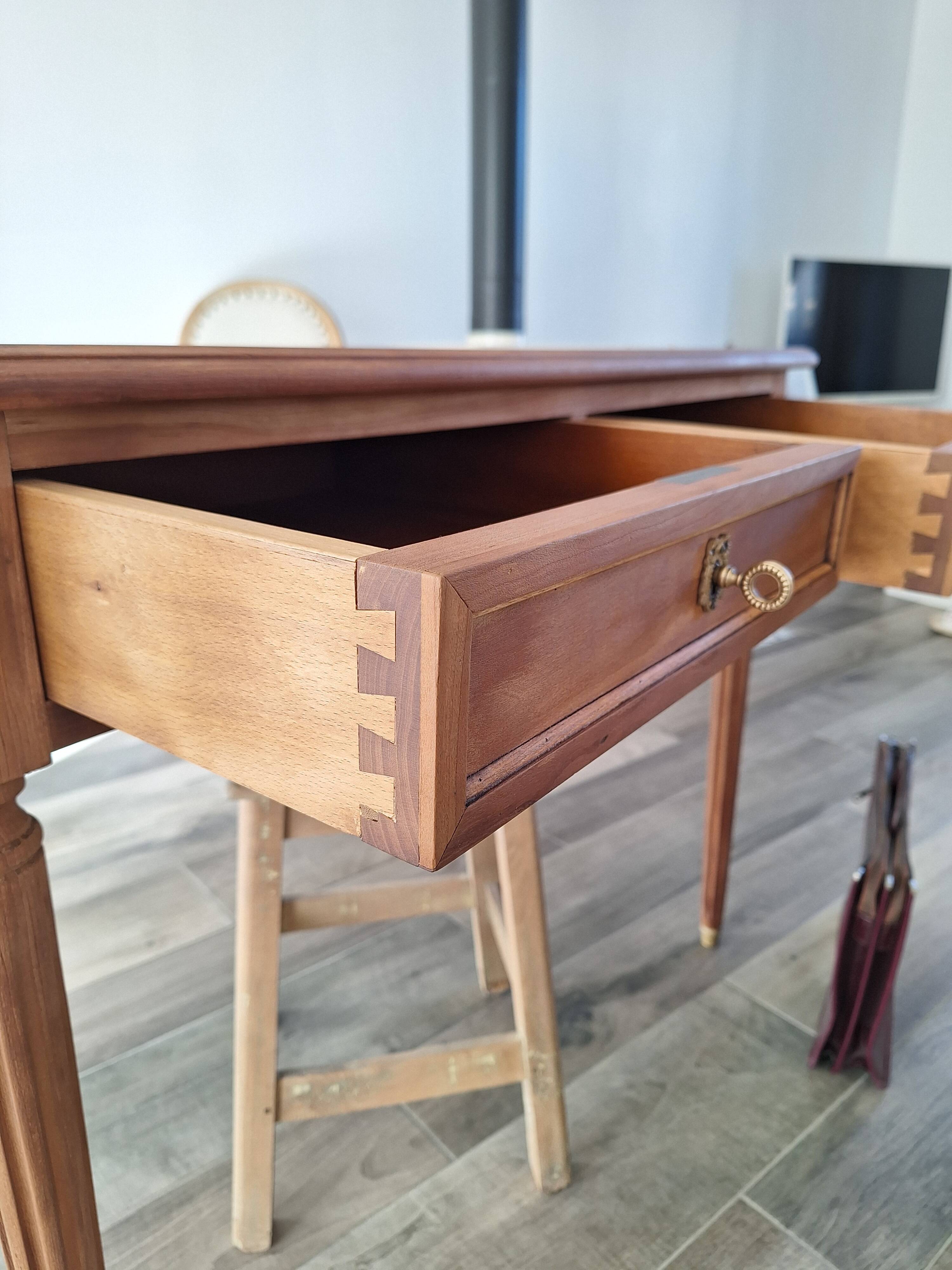 Extendable desk in solid wood in Louis XVI style