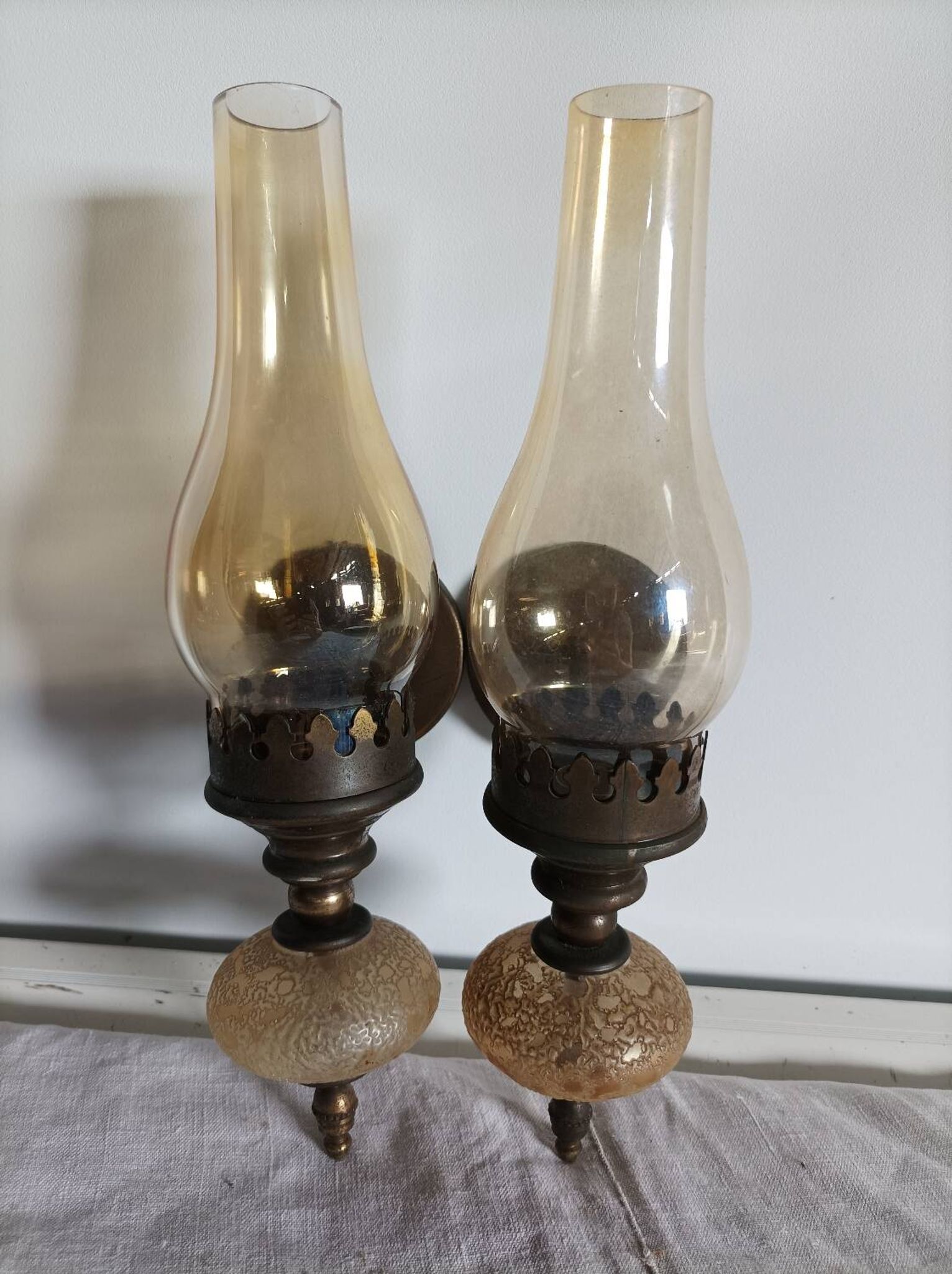 Pair of vintage wall lights