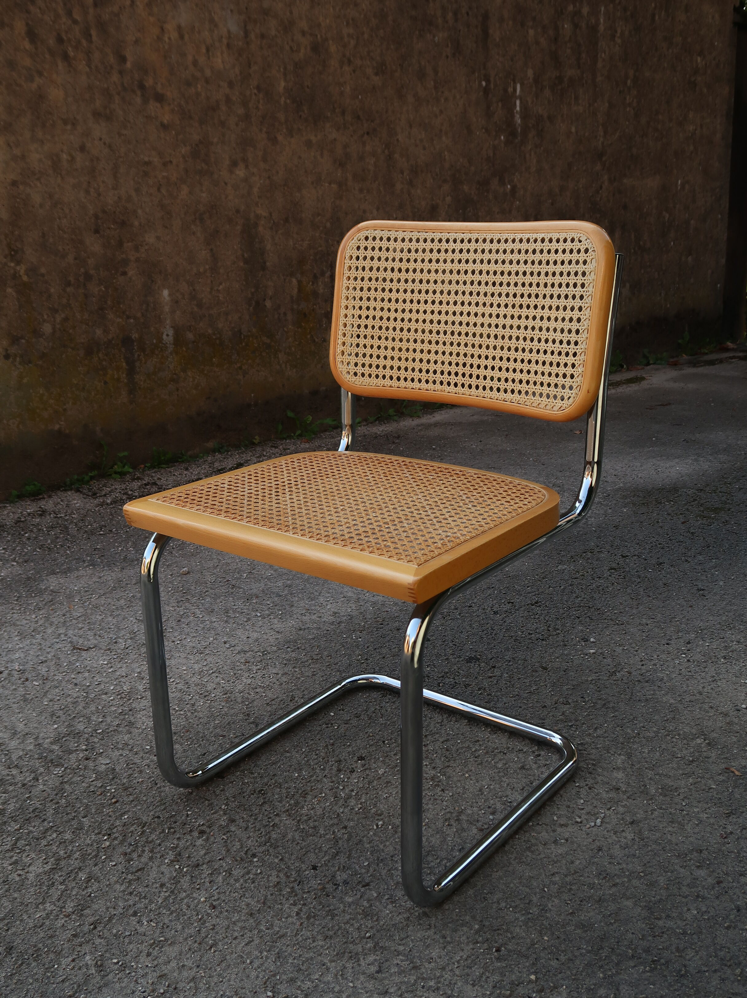 Chaise B32 de Marcel Breuer