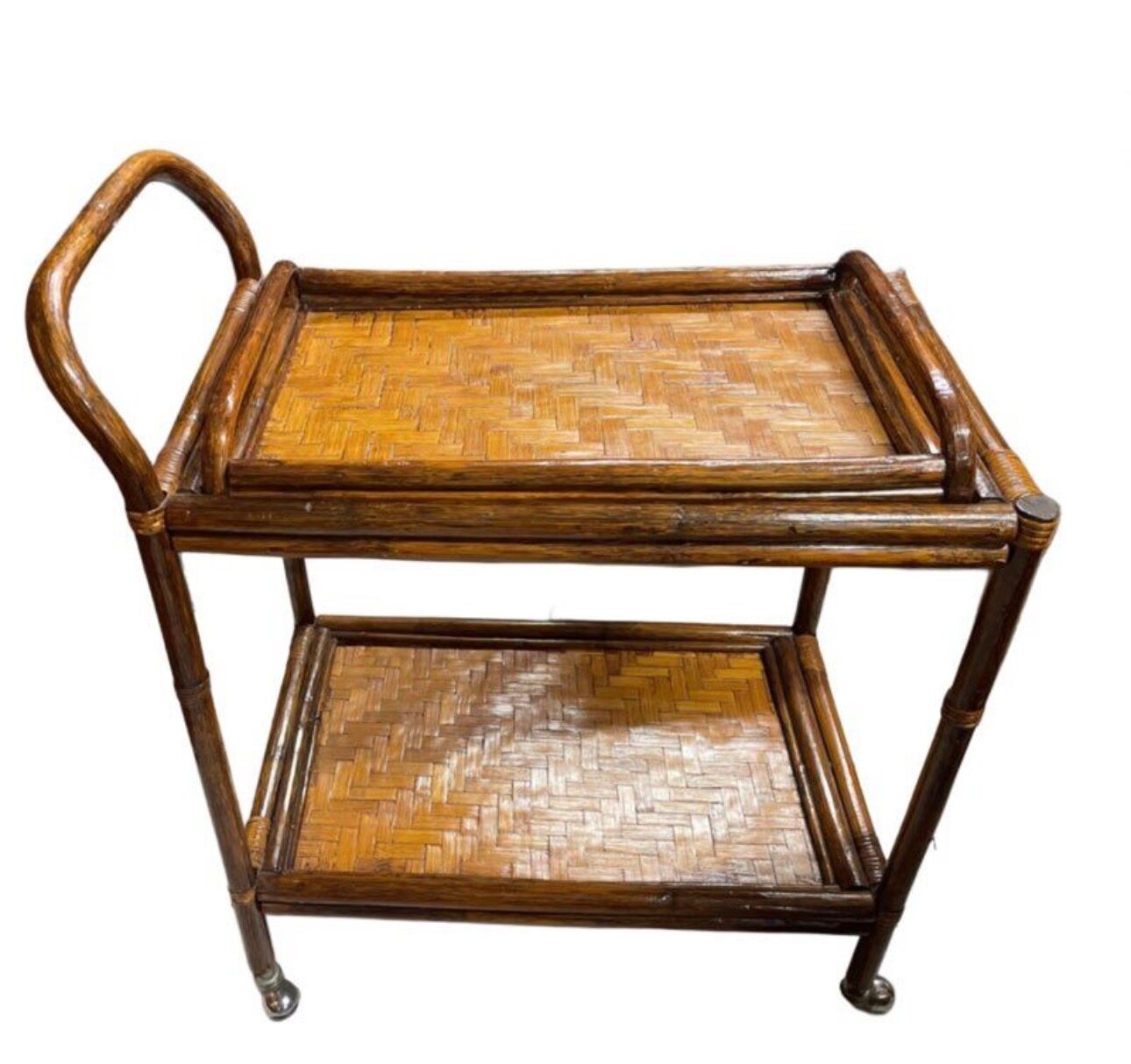 Vintage rolling dessert trolley in rattan and bamboo with removable tray from the 70s.