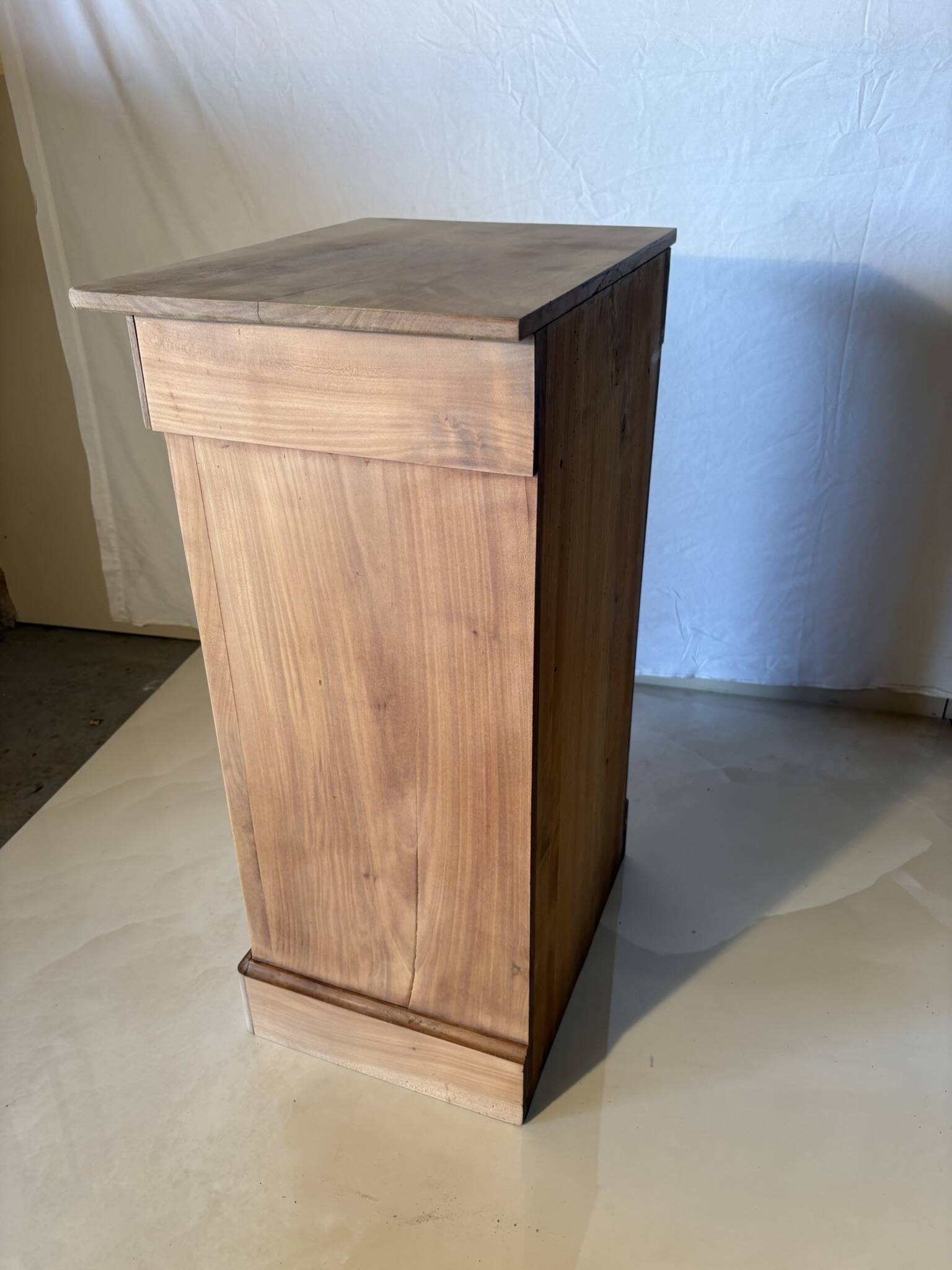 Bedside table or small storage unit in natural wood – country style