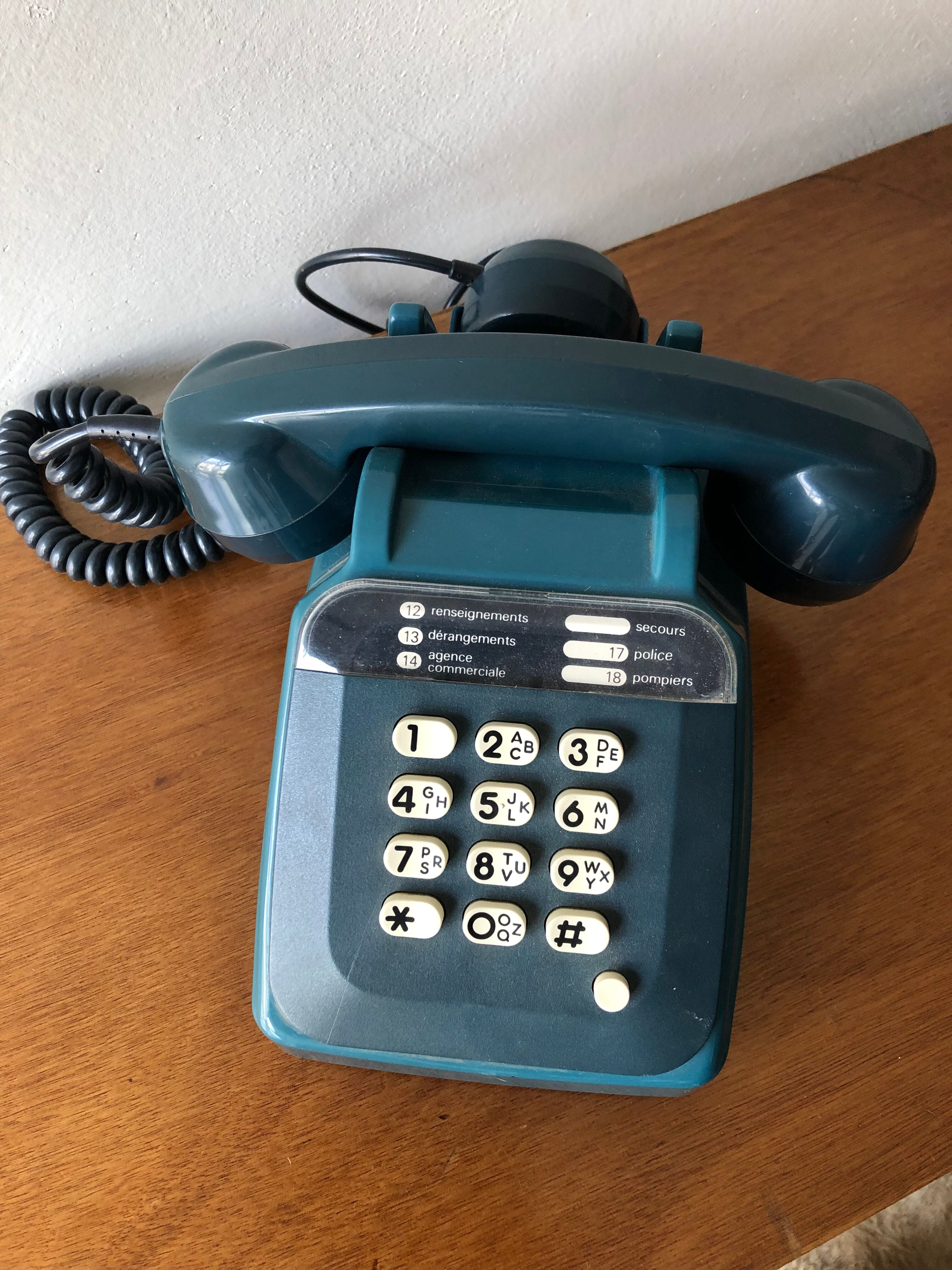 Vintage Socotel phone blue