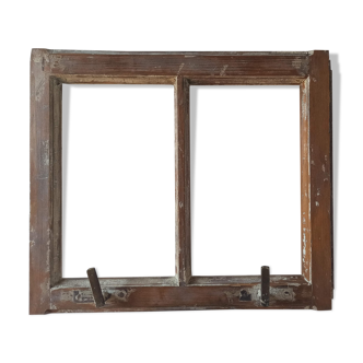 Vintage hanger / window