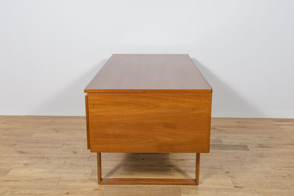 Bureau indépendant en teck de milieu de siècle par Torben Valeur et Henning Jensen pour Dyrlund, Danemark, années 1960.