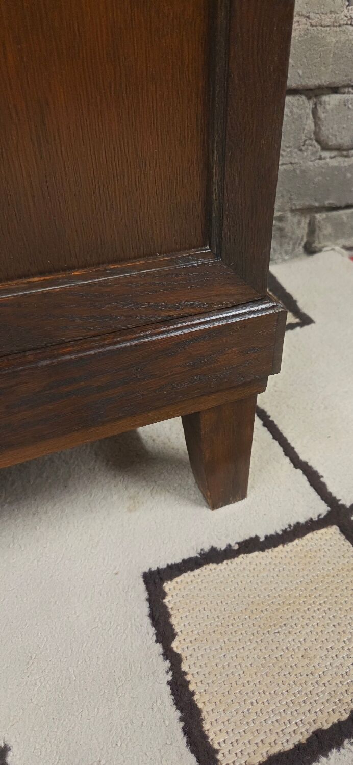 Vintage two-body display cabinet in oak from the 1950s.