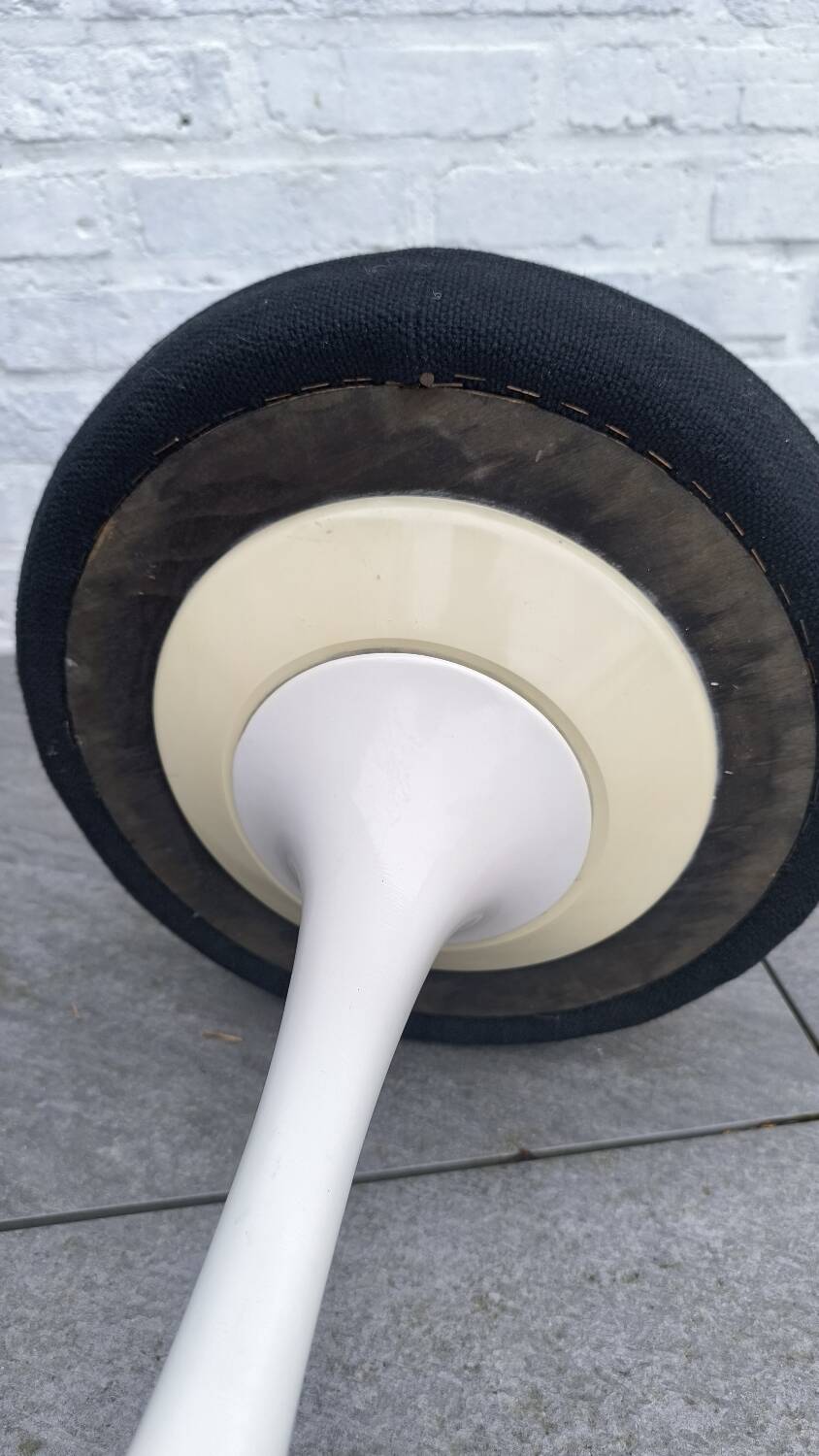 Knoll International Eero Saarinen stool 1970