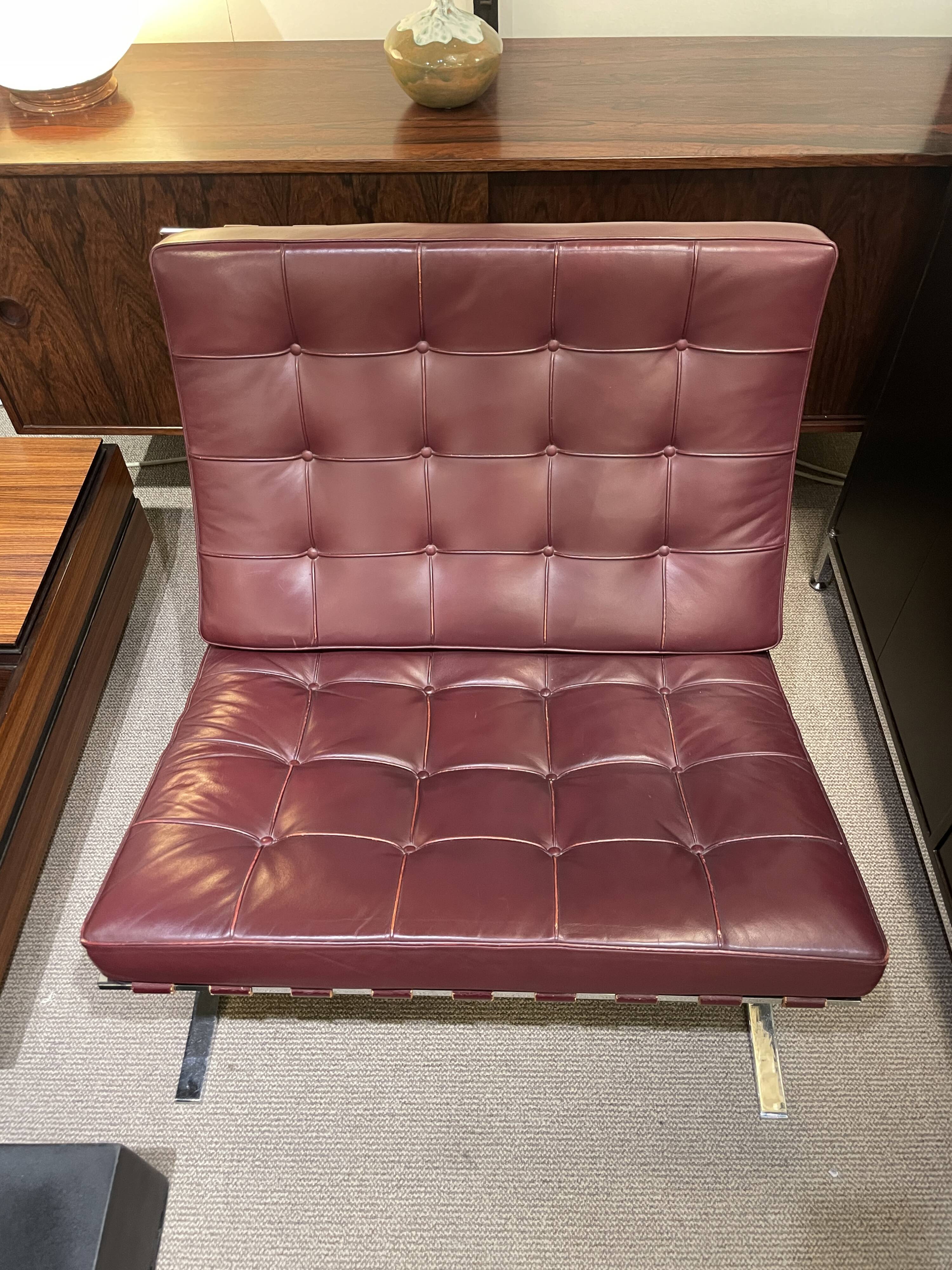 Paire de fauteuils Barcelona Ludwig Mies van der Rohe  Knoll.