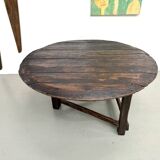 Round table in popular oak, circa 1880.