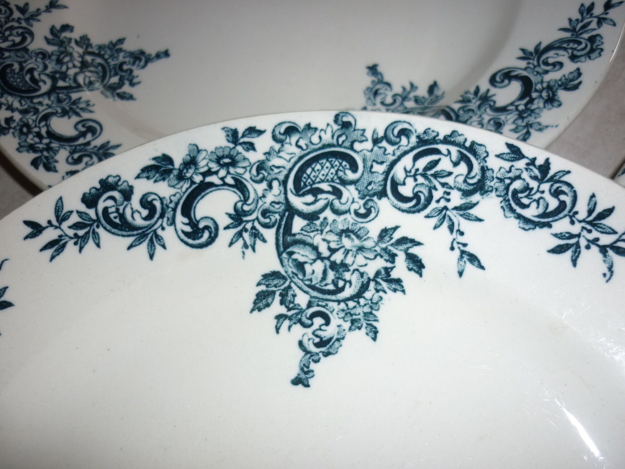 Set of 6 antique earthenware plates with blue and white decoration