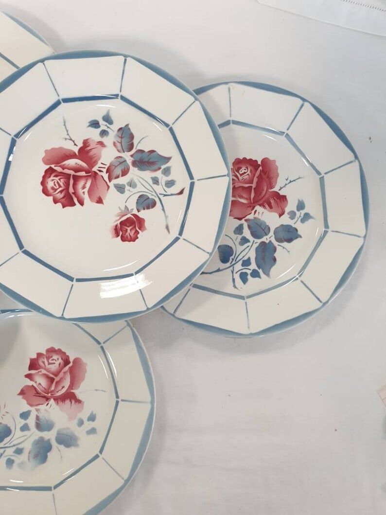 6 assiettes plates anciennes modèle "Malmaison" de la manufacture française de Digoin