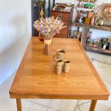 Extendable dining table in NATHAN teak