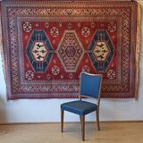 Wall rug with oriental patterns.