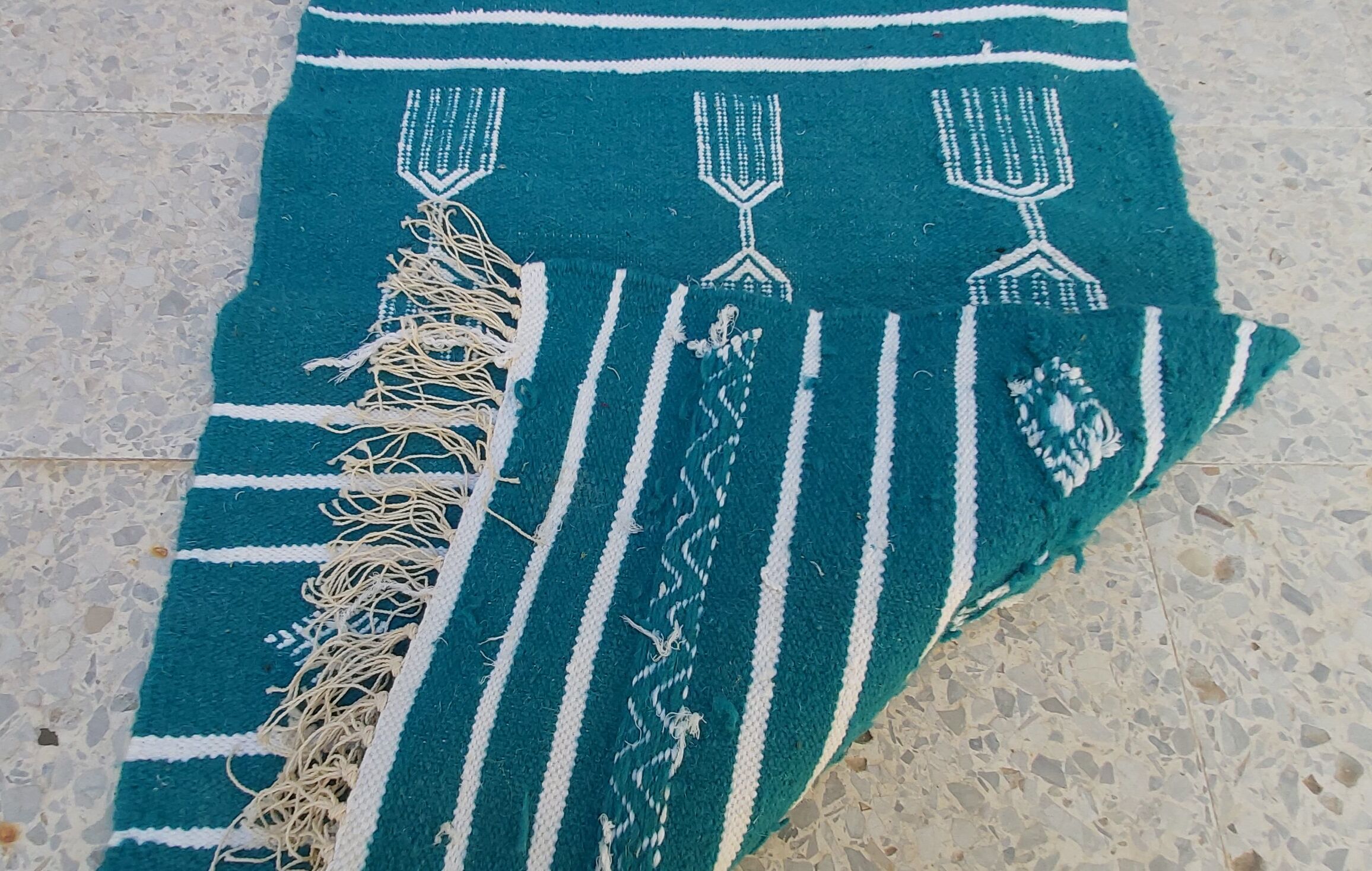 Handmade blue and white kilim rug in pure wool 110x60
