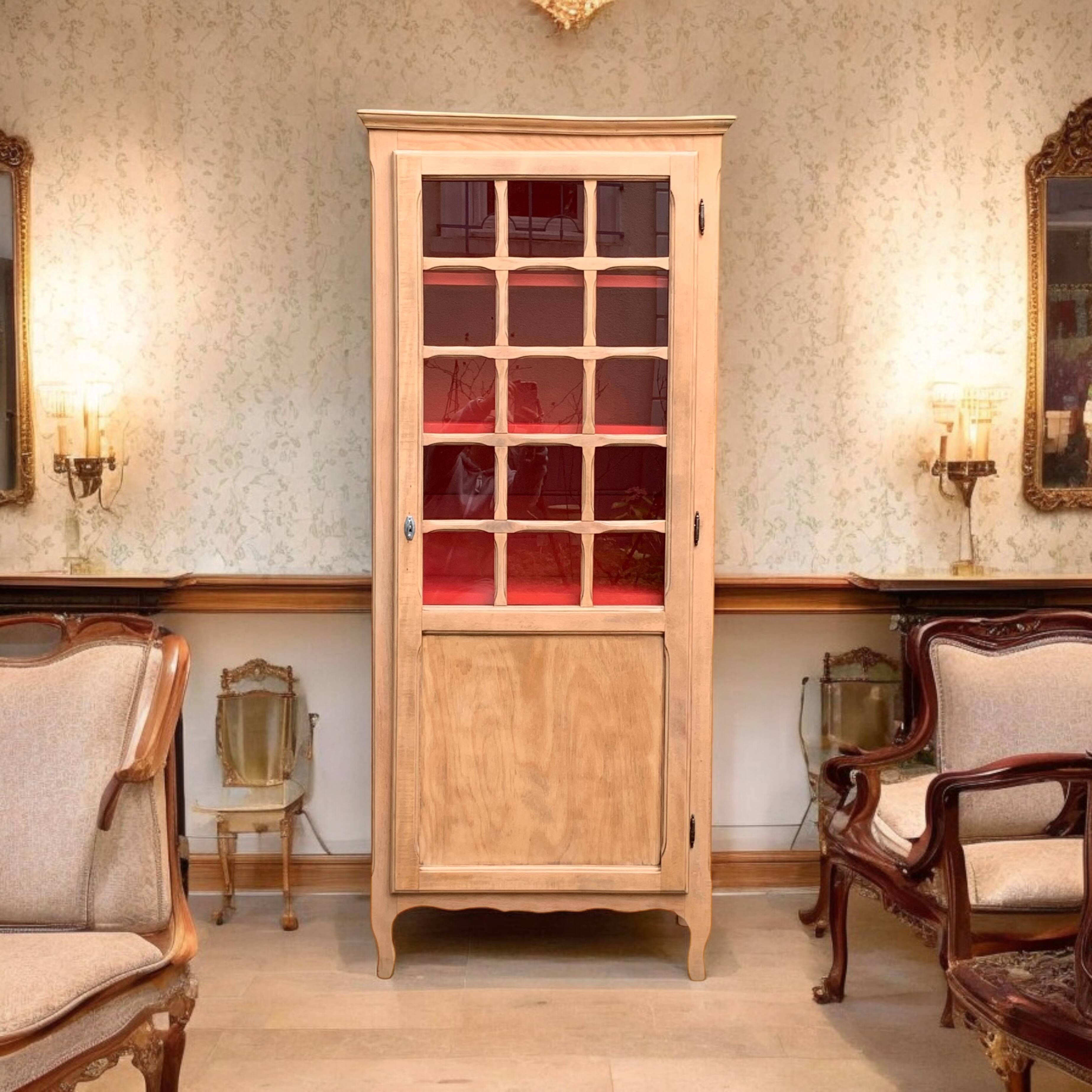 Armoire bonnetière parisienne vintage bois brut