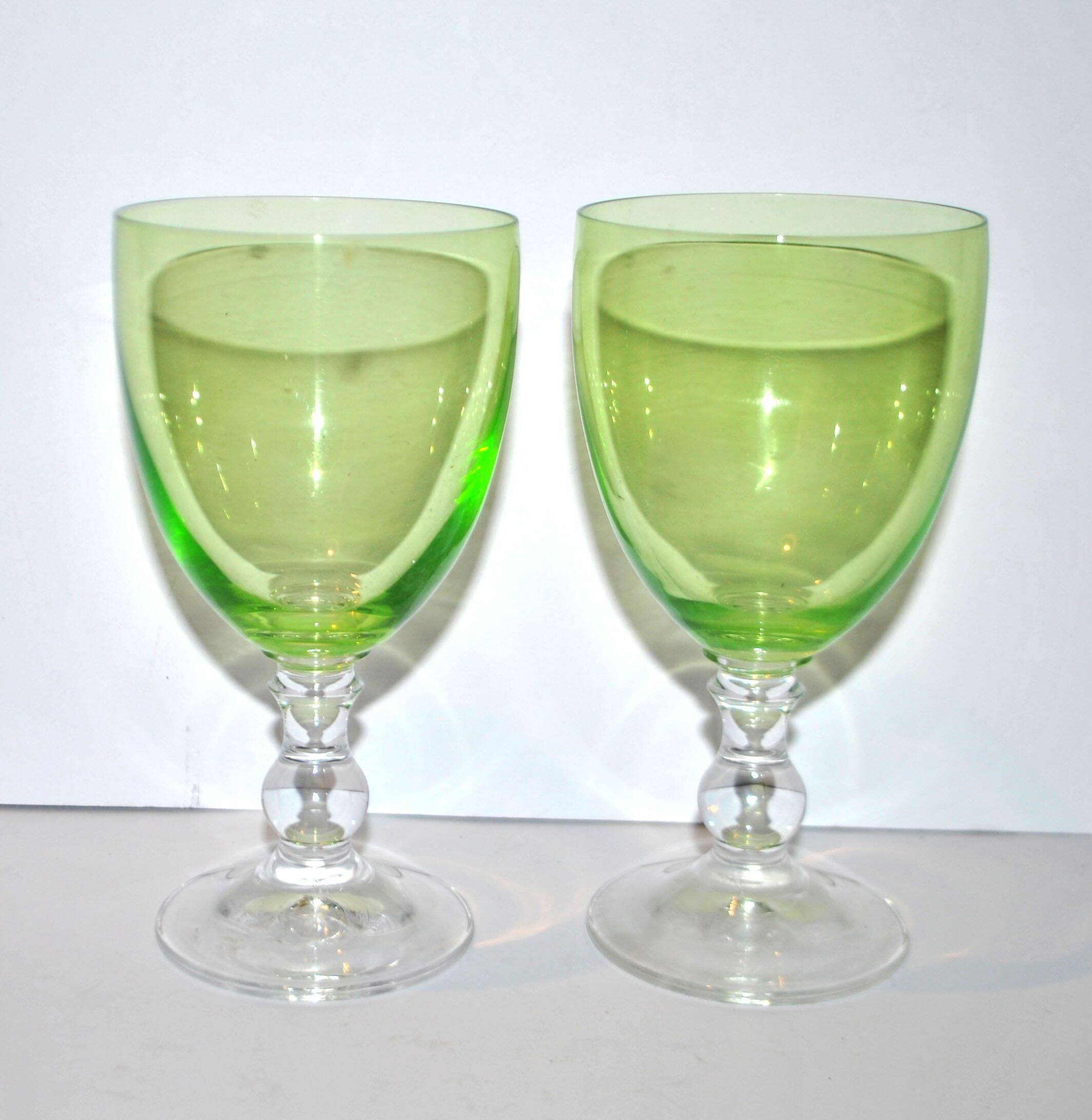 Set of 2 Roemer Chartreuse wine glasses in chartreuse green glass, 14.5 cm