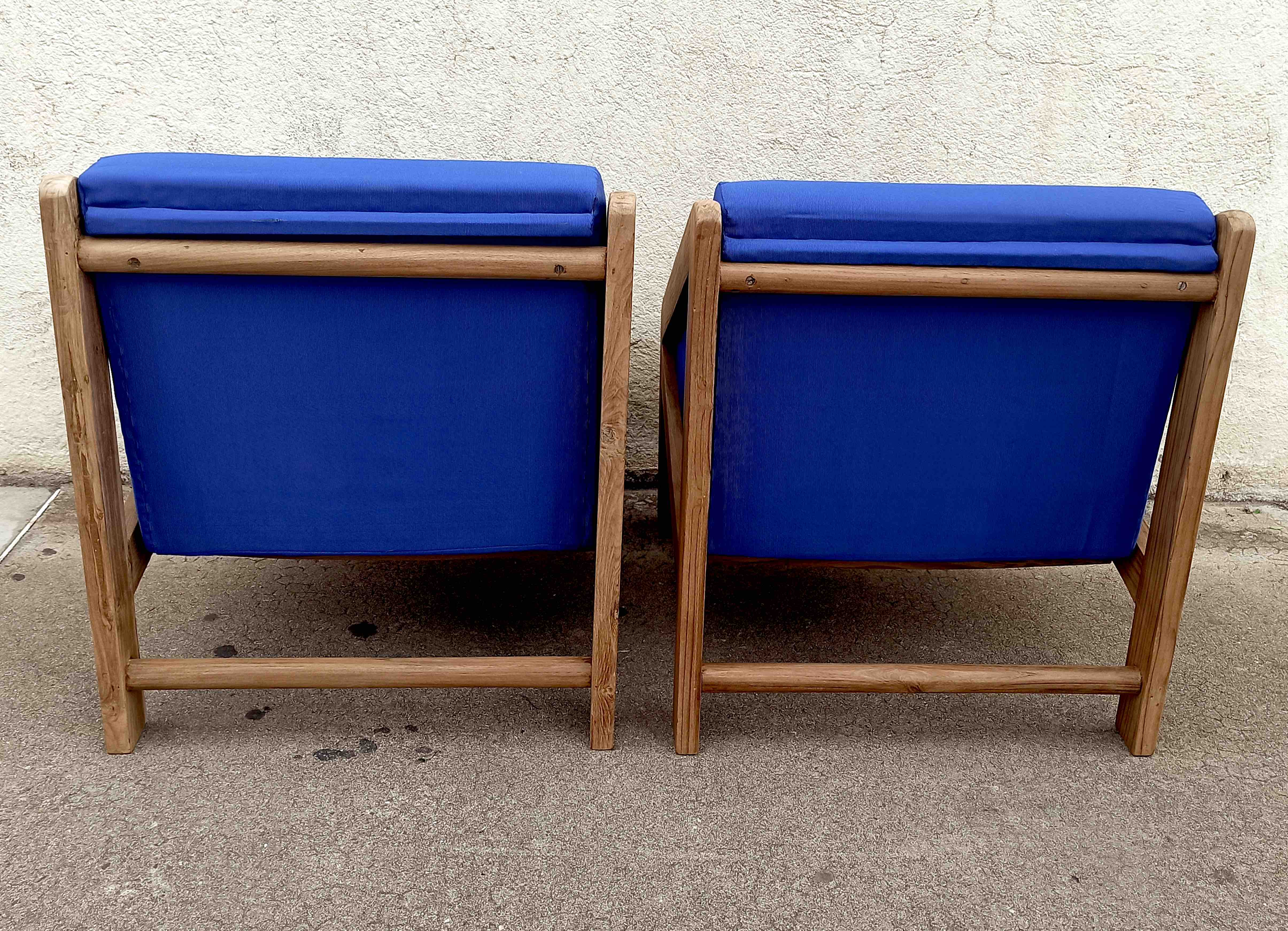 Paire de fauteuils années 70