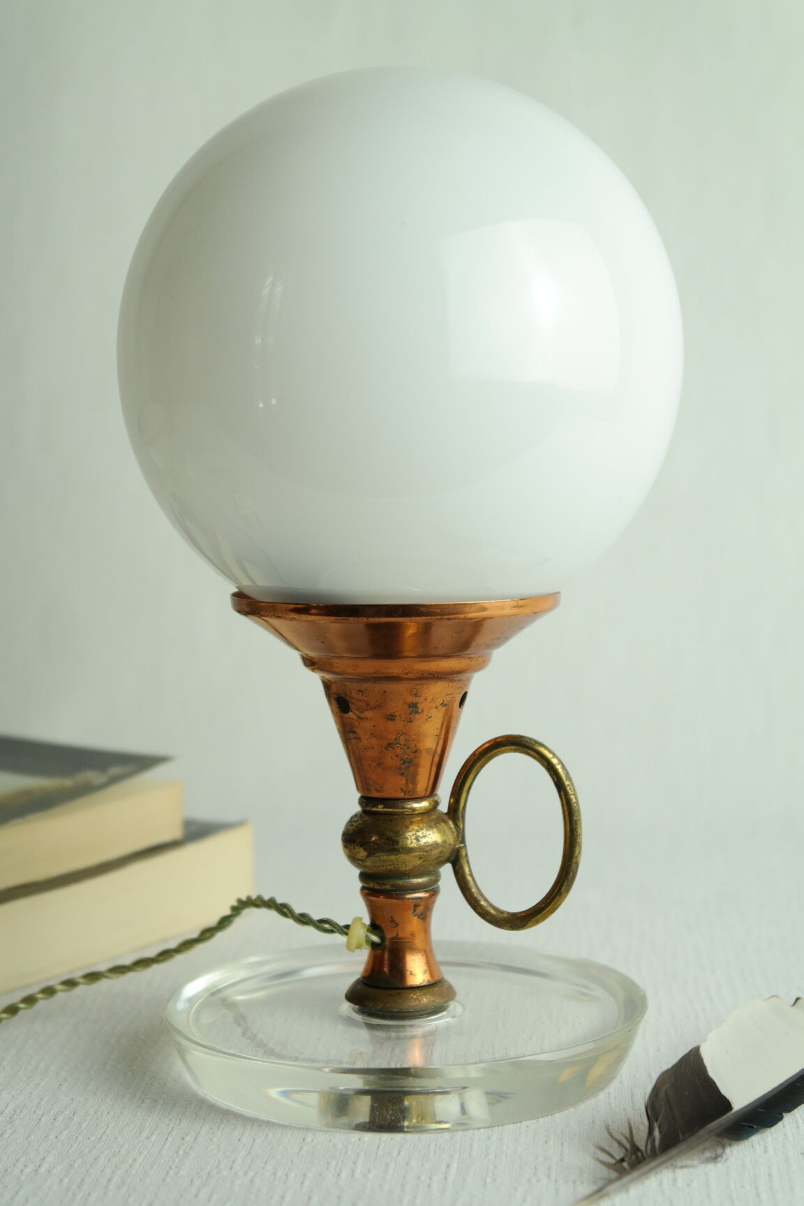Lampe globe verre cuivre et laiton vintage