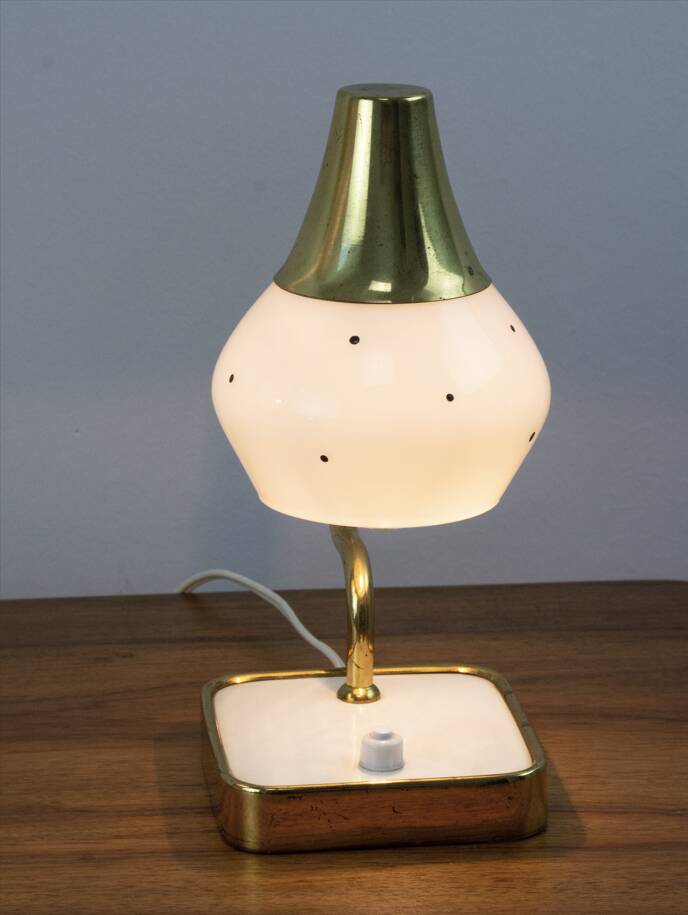 Set of 2 Vintage Mid-Century Table Lamps With Brass Stems And White Shades