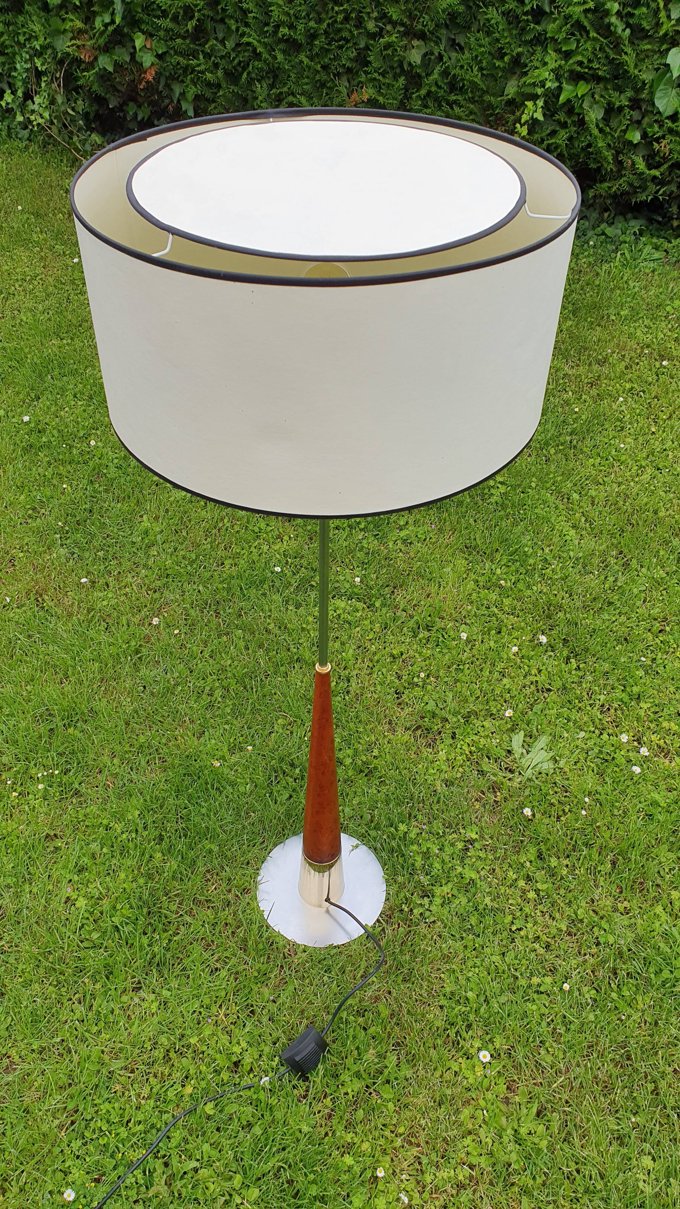 Standing lamp