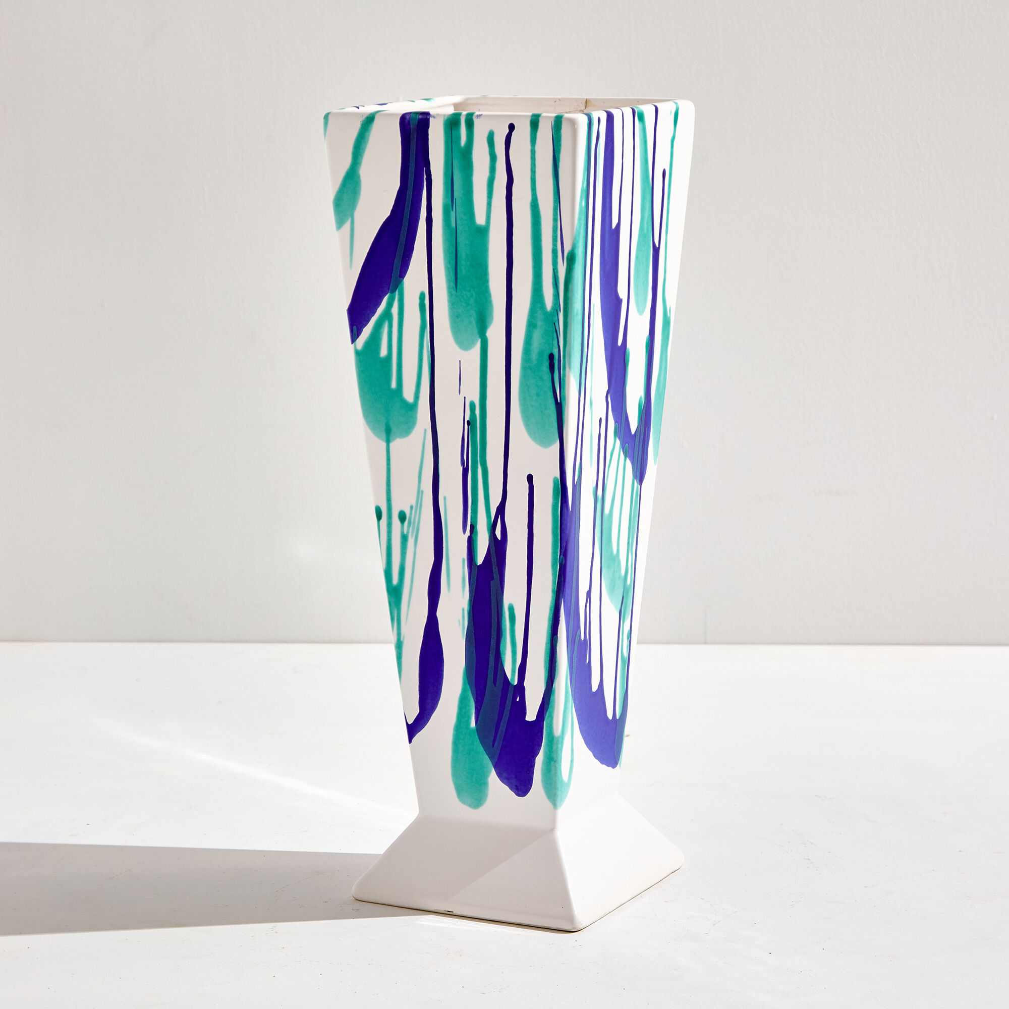 Wasserfall ceramic floor vase