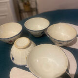 Discover a set of two mini bowls from the famous MARY LOU series.