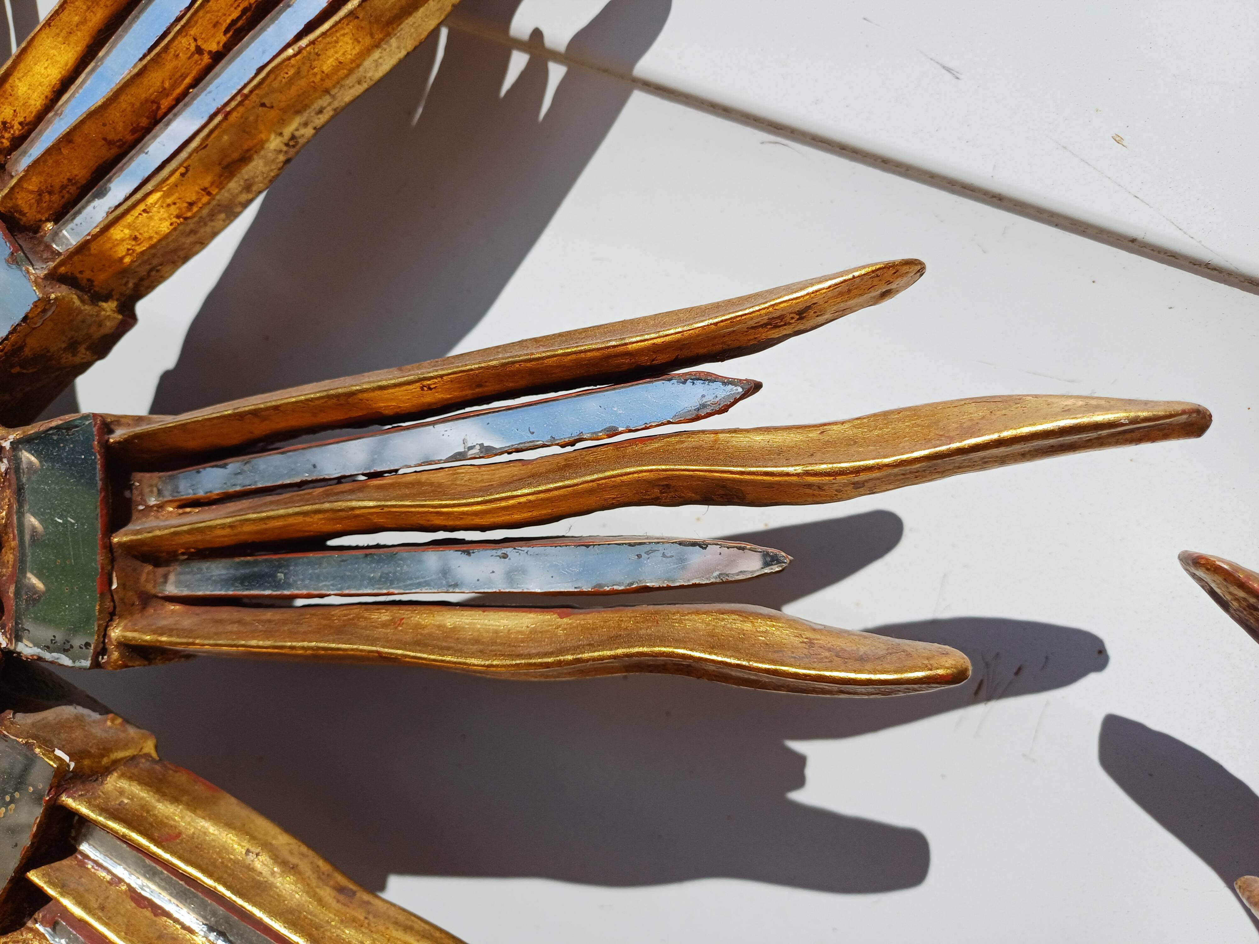 2 miroirs soleil bois et stuc doré
