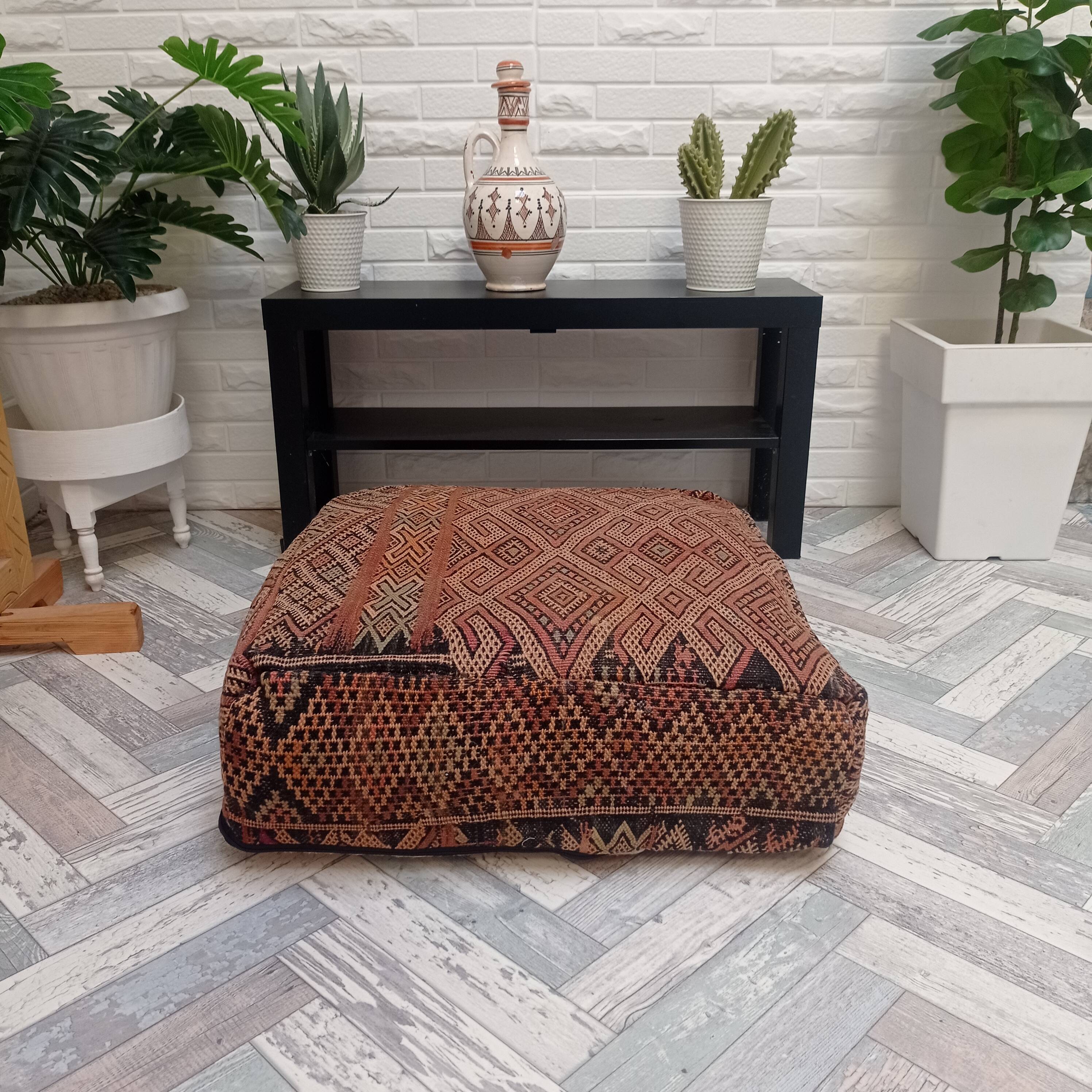 Handmade Berber pouf in wool 60 X 60 X 20 CM