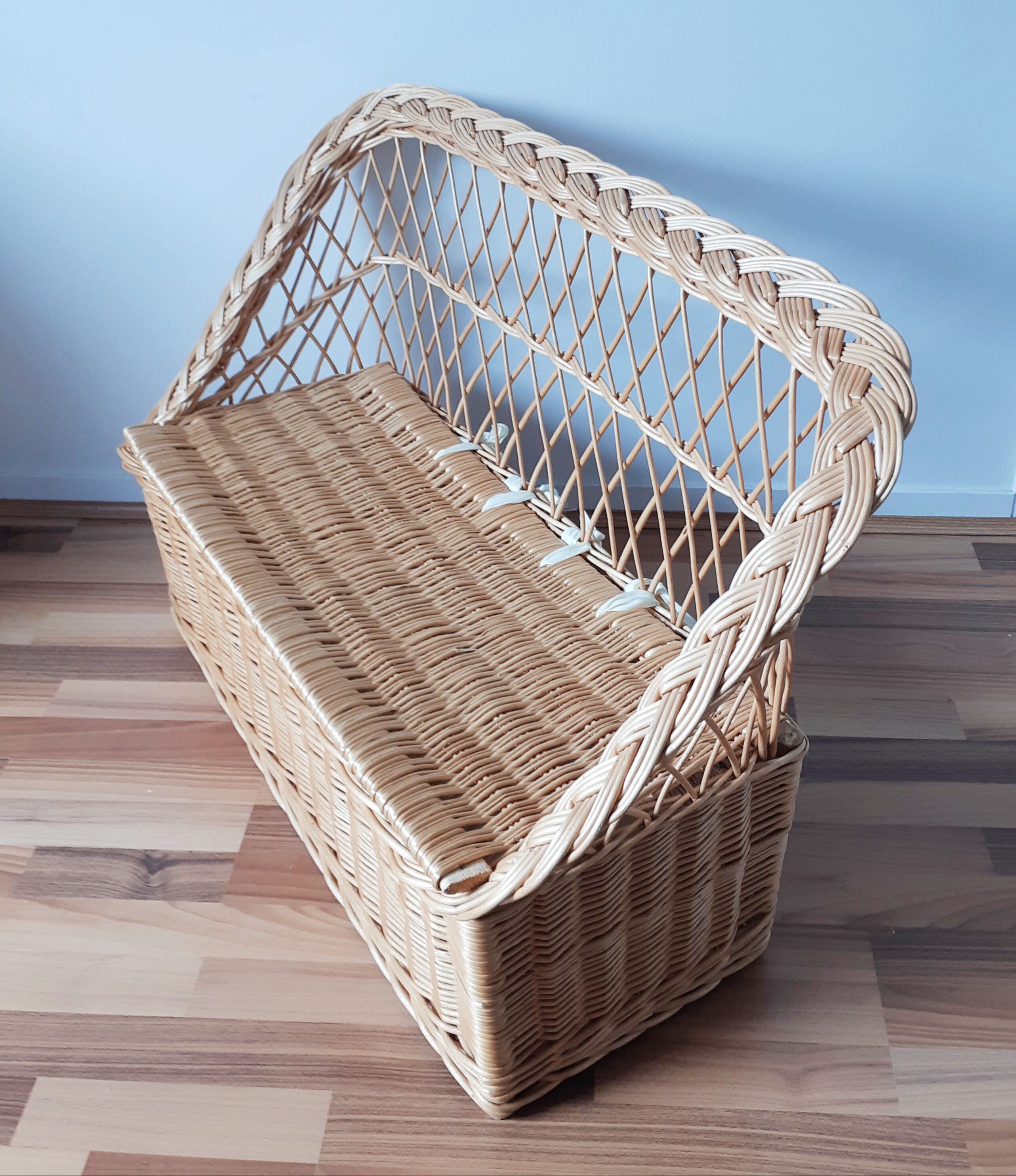 Rattan chest bench